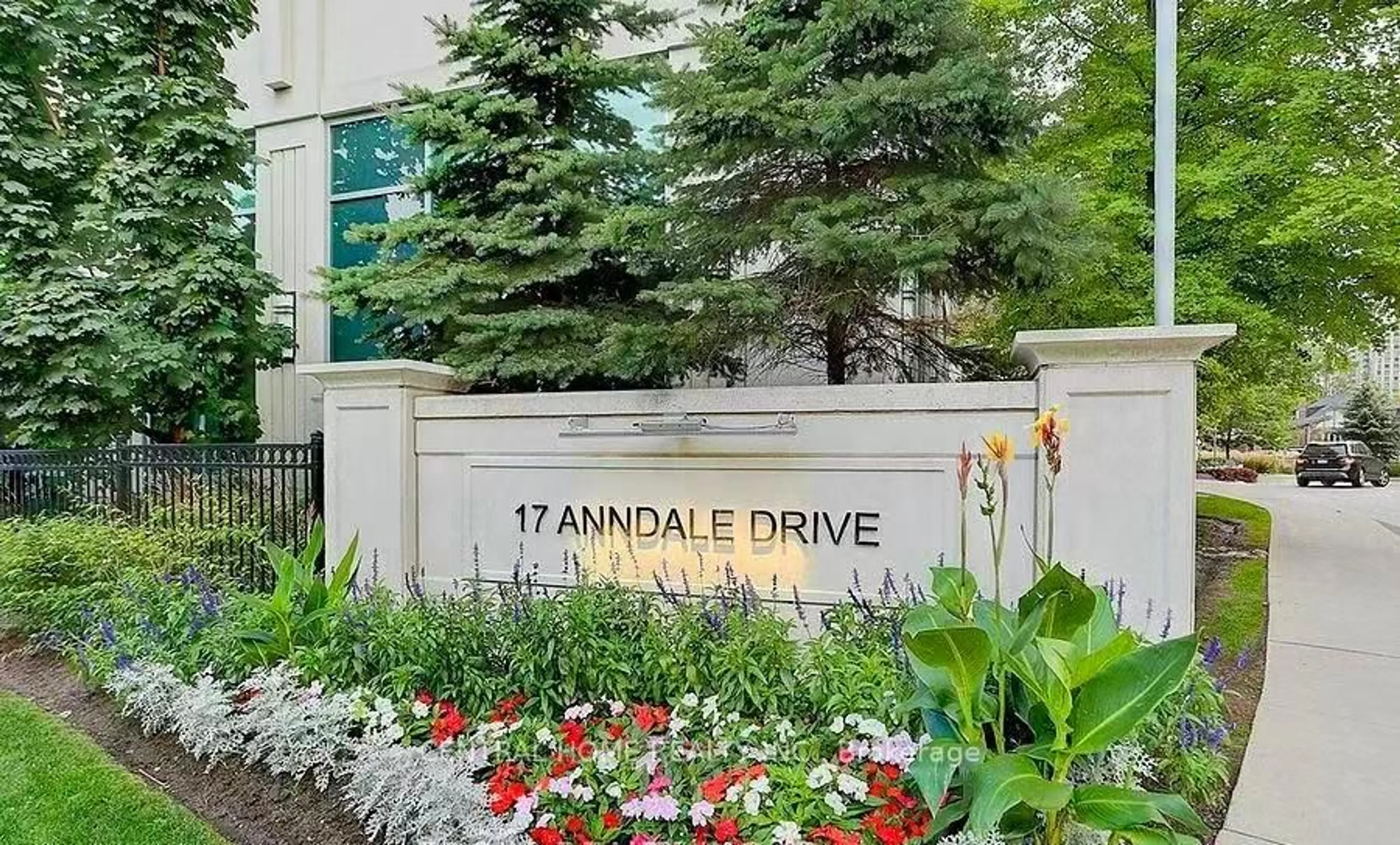 Indoor foyer for 17 Anndale Dr #1516, Toronto Ontario M2N 2W7