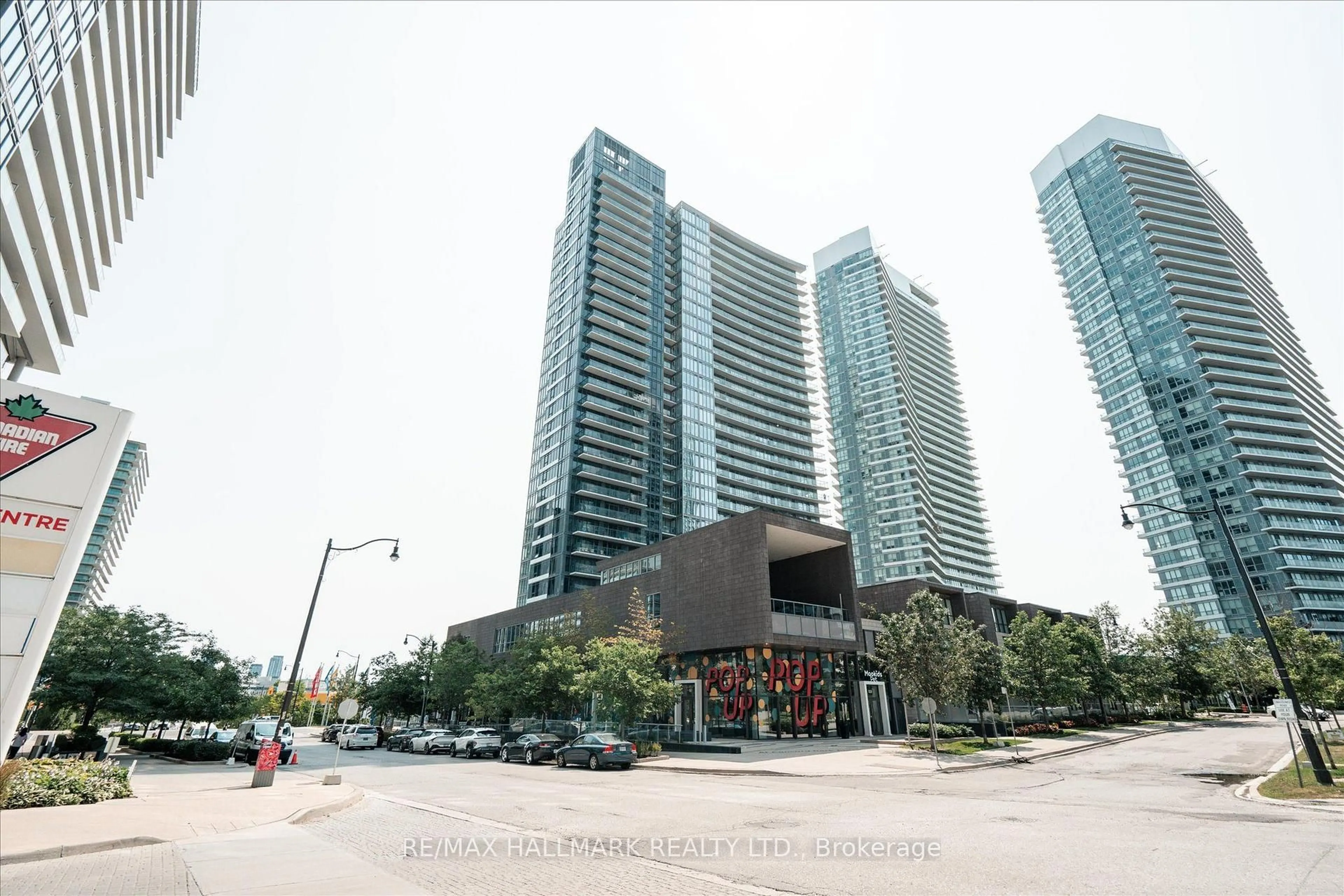 Indoor foyer for 121 Mcmahon Dr #2110, Toronto Ontario M2K 0C2