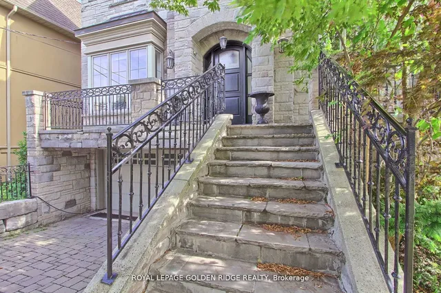99 Bannockburn Ave, Toronto 3
