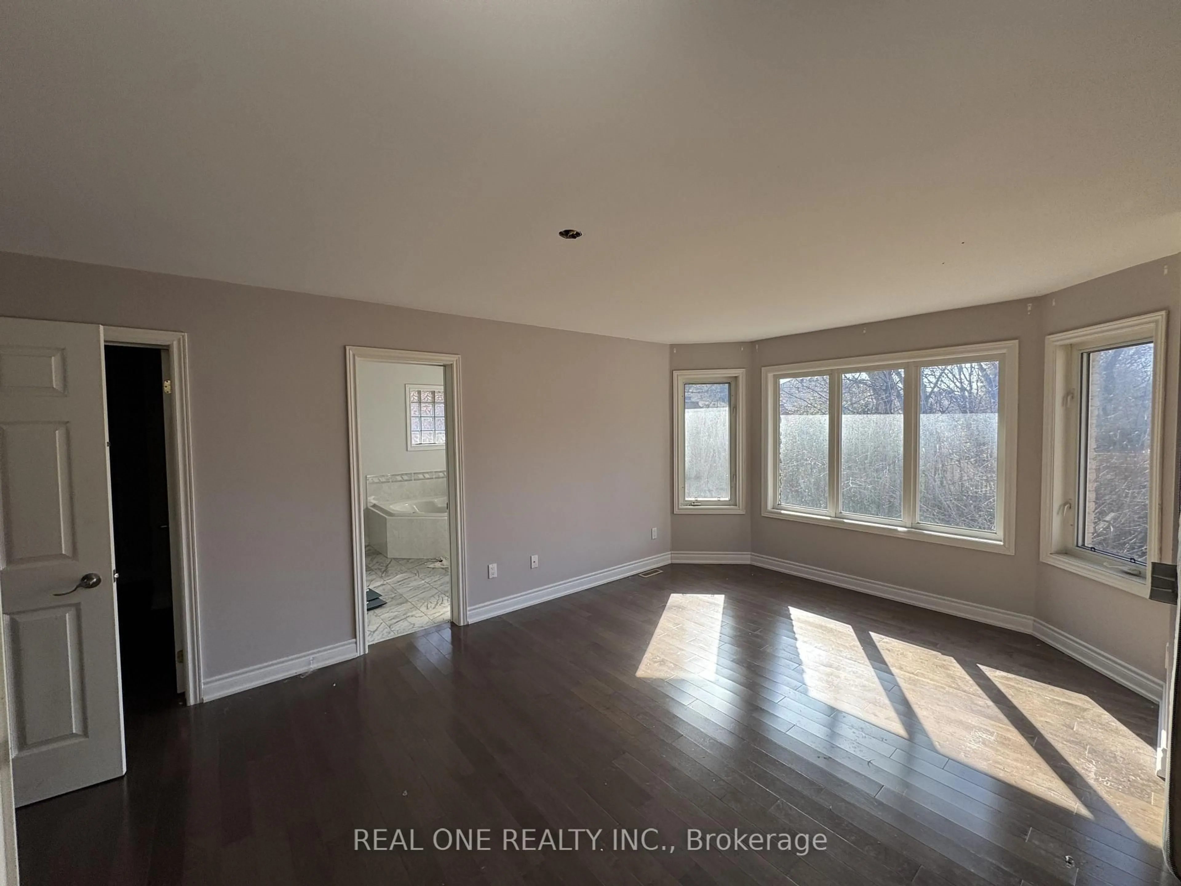 A pic of a room for 3022 Bayview Ave, Toronto Ontario M2N 5L1