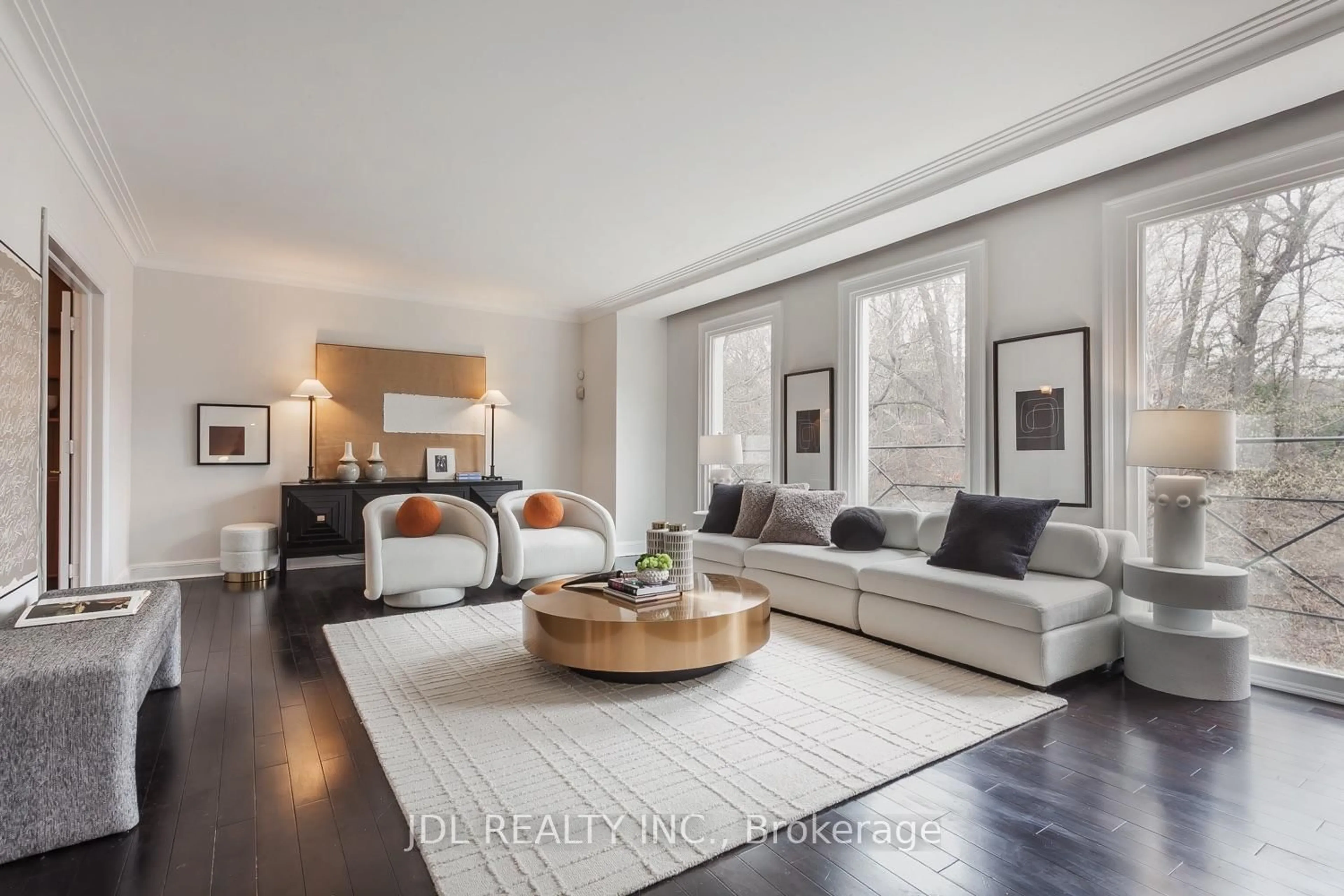 Living room with furniture, unknown for 6 Farmingdale Rd, Toronto Ontario M2K 1Z2