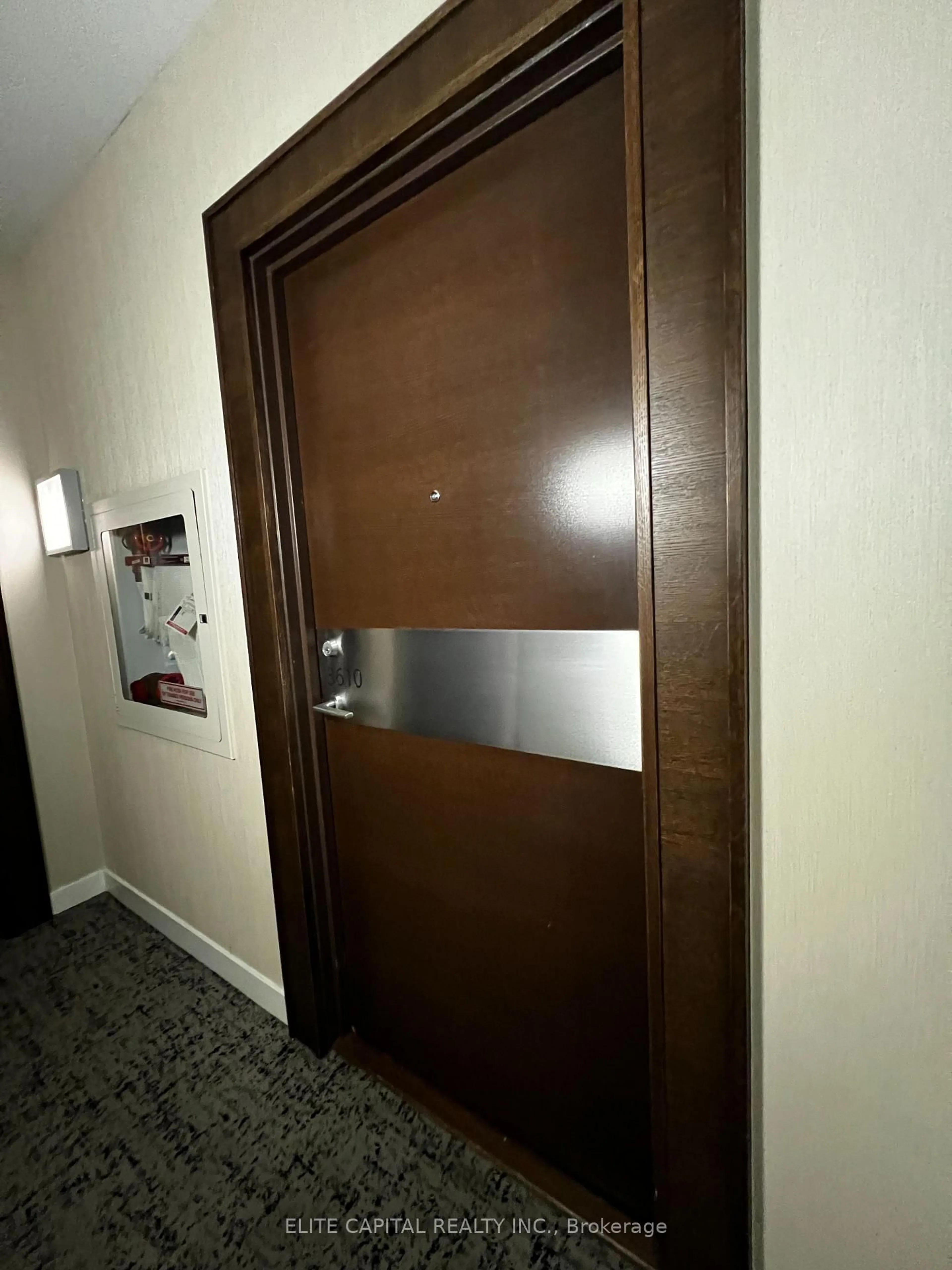 Indoor foyer for 21 Iceboat Terr #3610, Toronto Ontario M5V 4A9