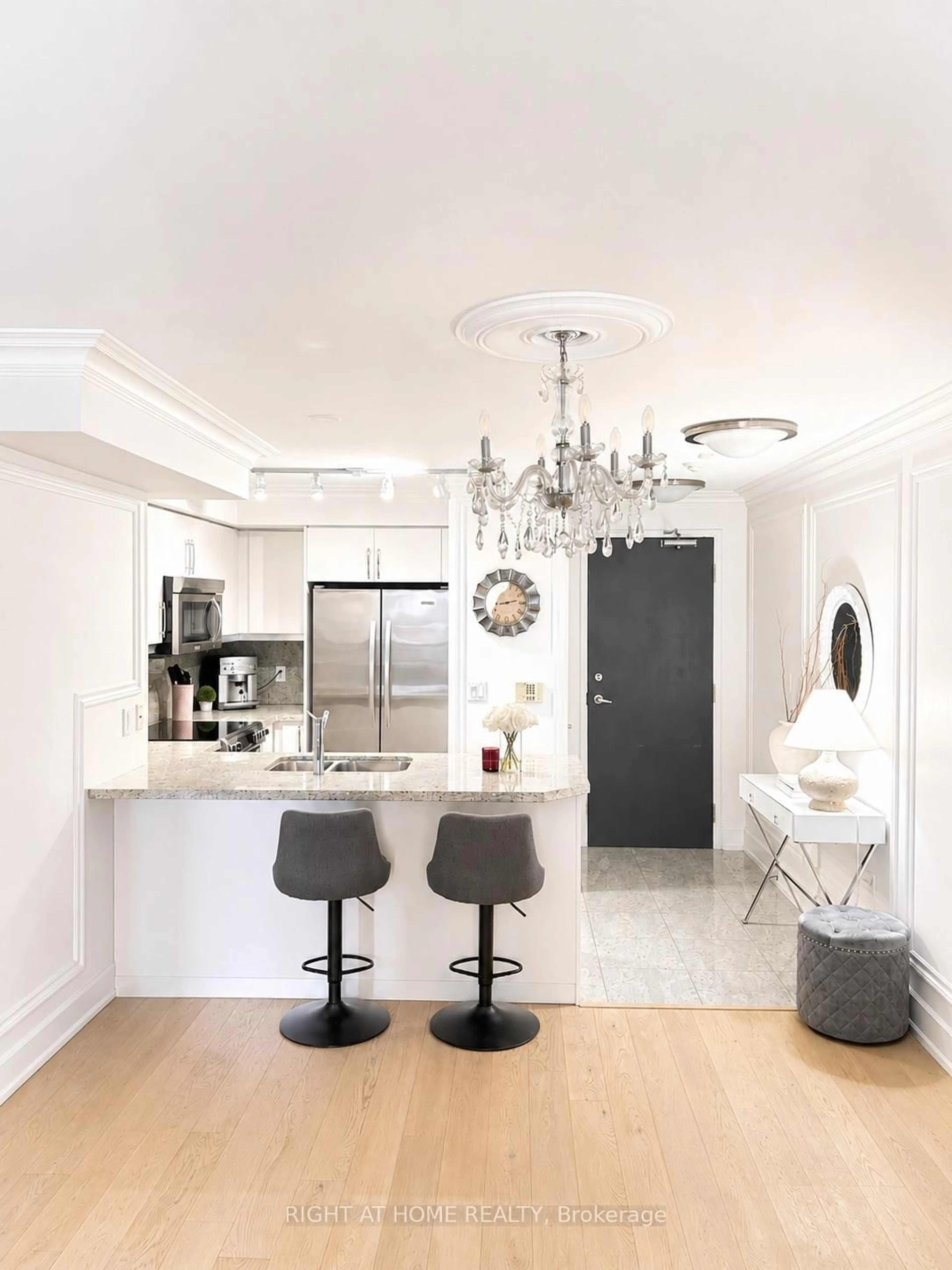 Contemporary kitchen, unknown for 650 Sheppard Ave #403, Toronto Ontario M2K 3E4