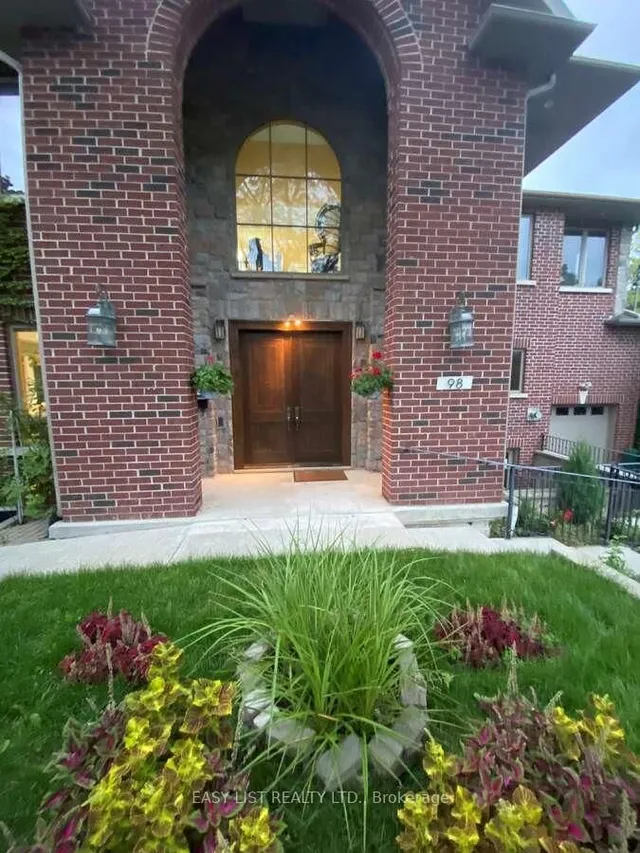 98 Burbank Dr, Toronto 3