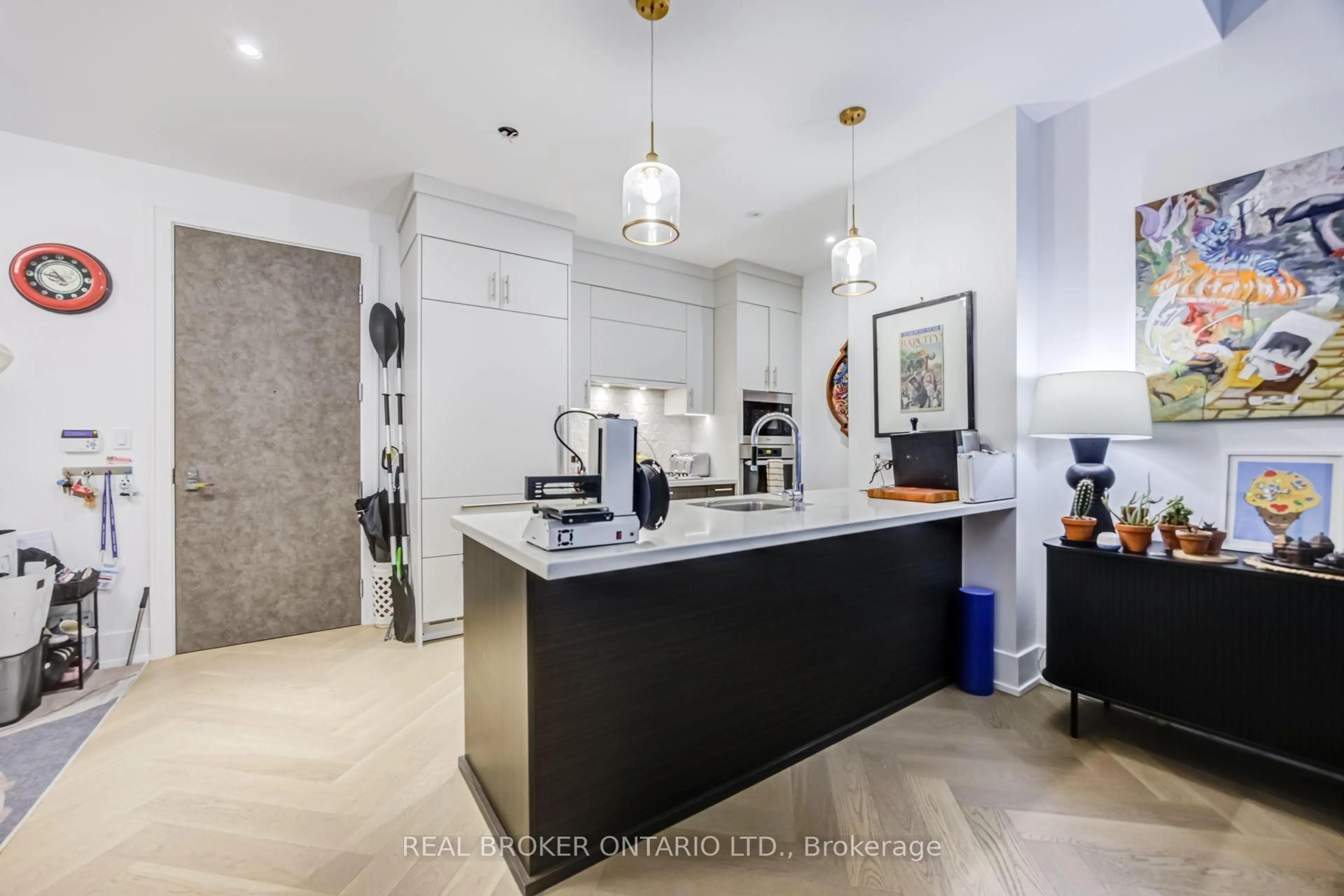Contemporary kitchen, unknown for 29 Queens Quay #916, Toronto Ontario M5E 0A4