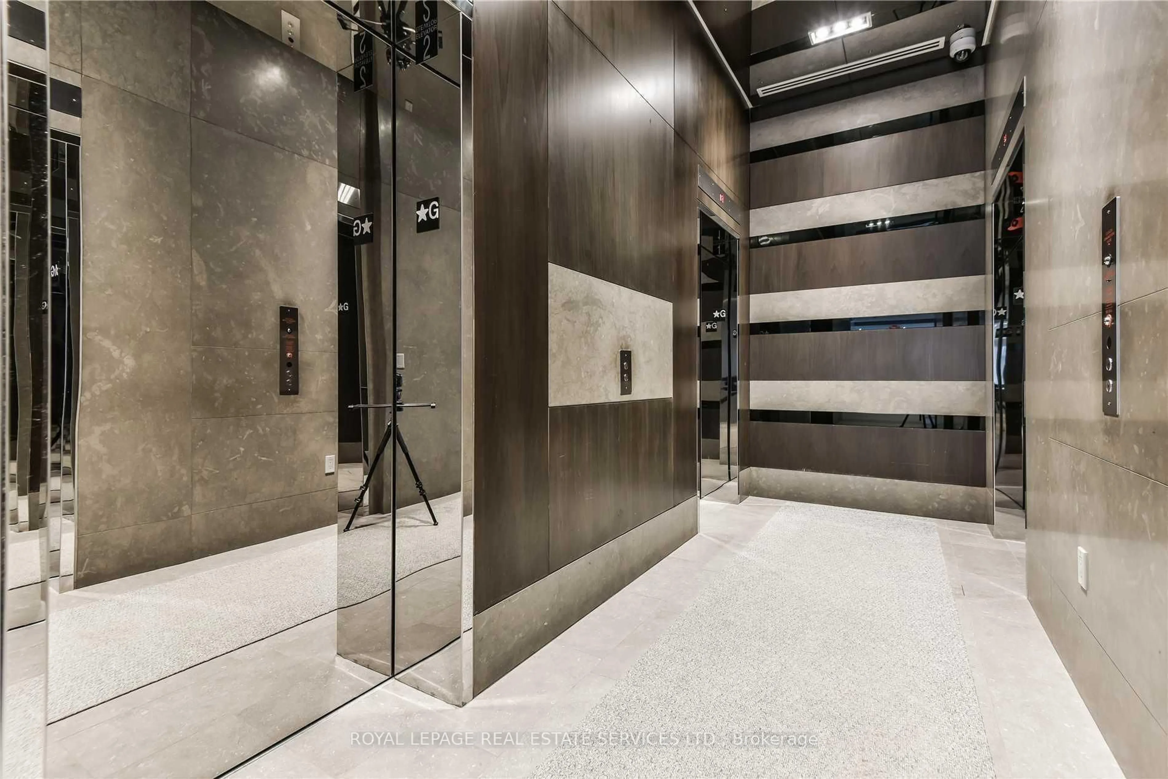 Indoor foyer for 88 Sheppard Ave #2008, Toronto Ontario M2N 6Y2
