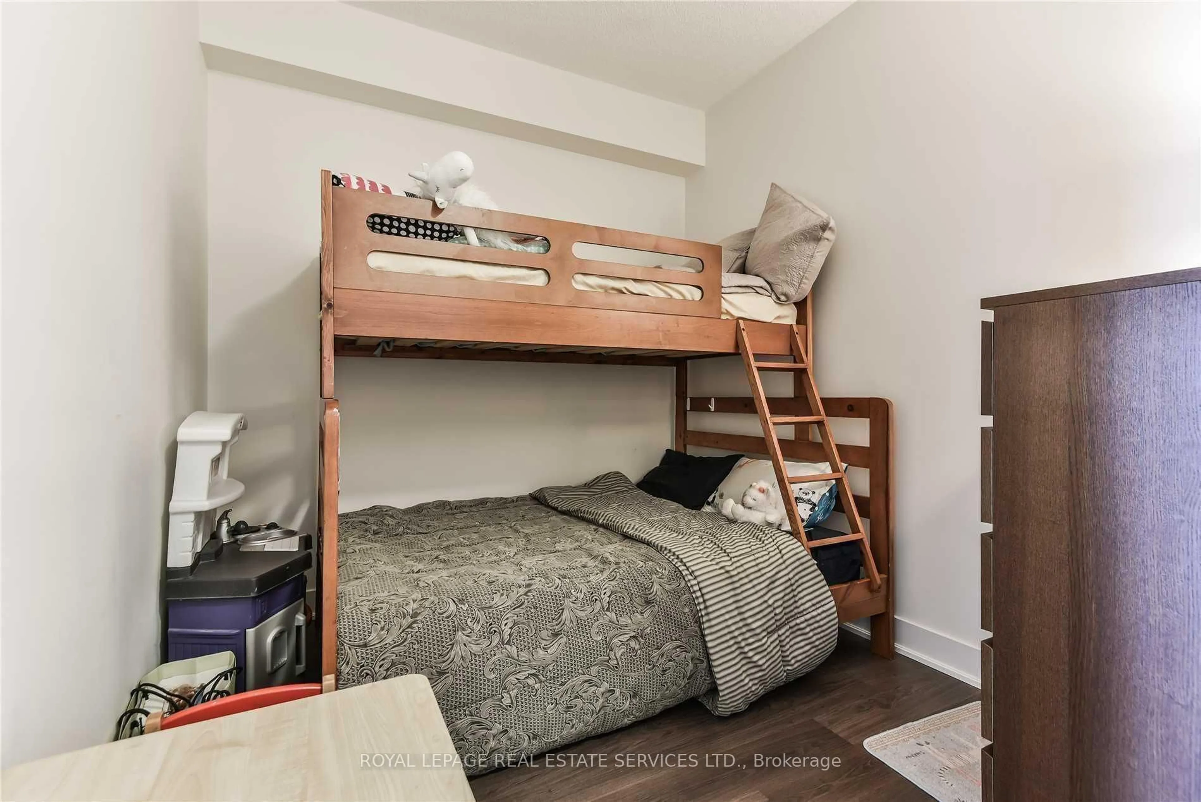 A pic of a room for 88 Sheppard Ave #2008, Toronto Ontario M2N 6Y2