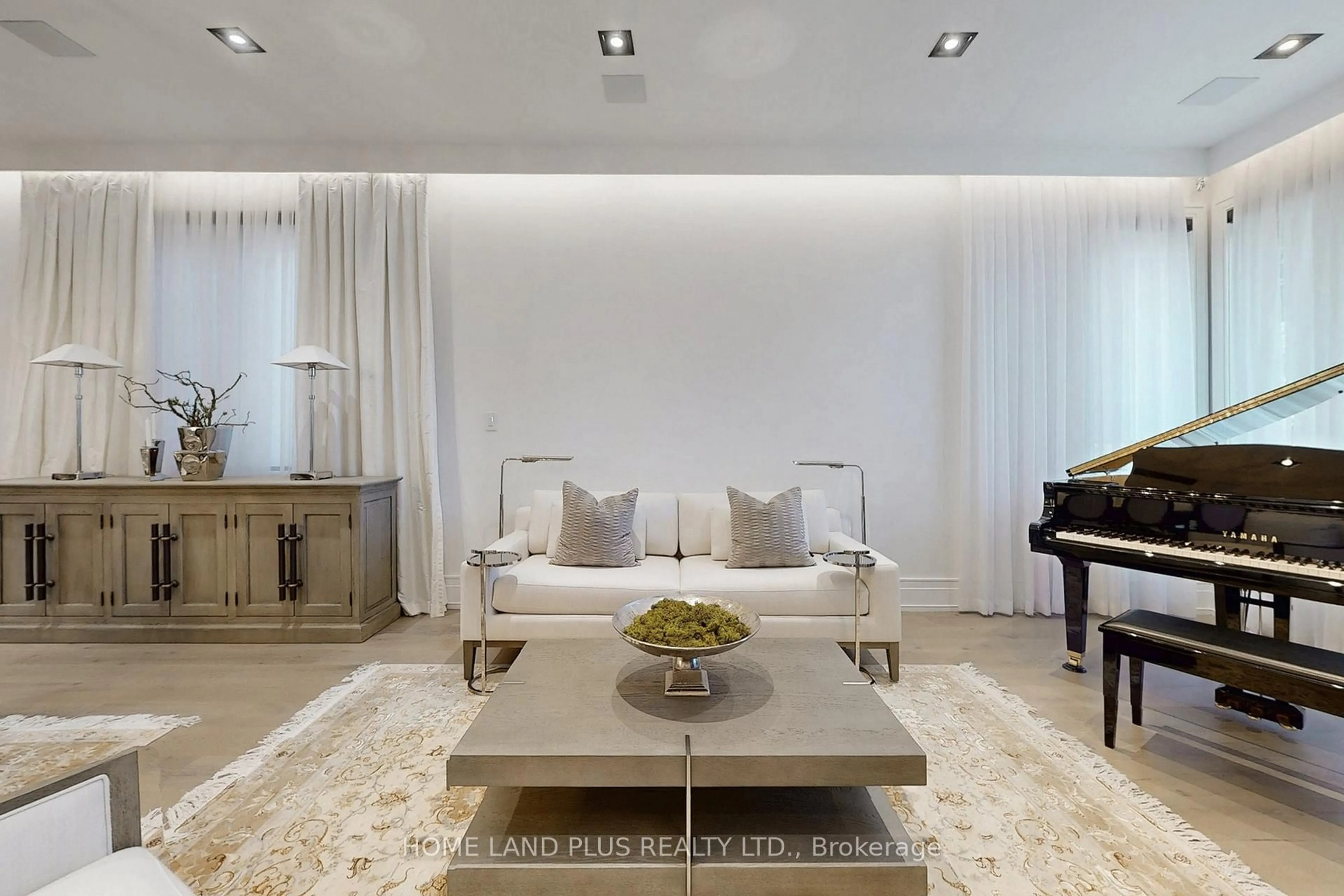 Living room with furniture, unknown for 127 Ridley Blvd, Toronto Ontario M5M 3L8