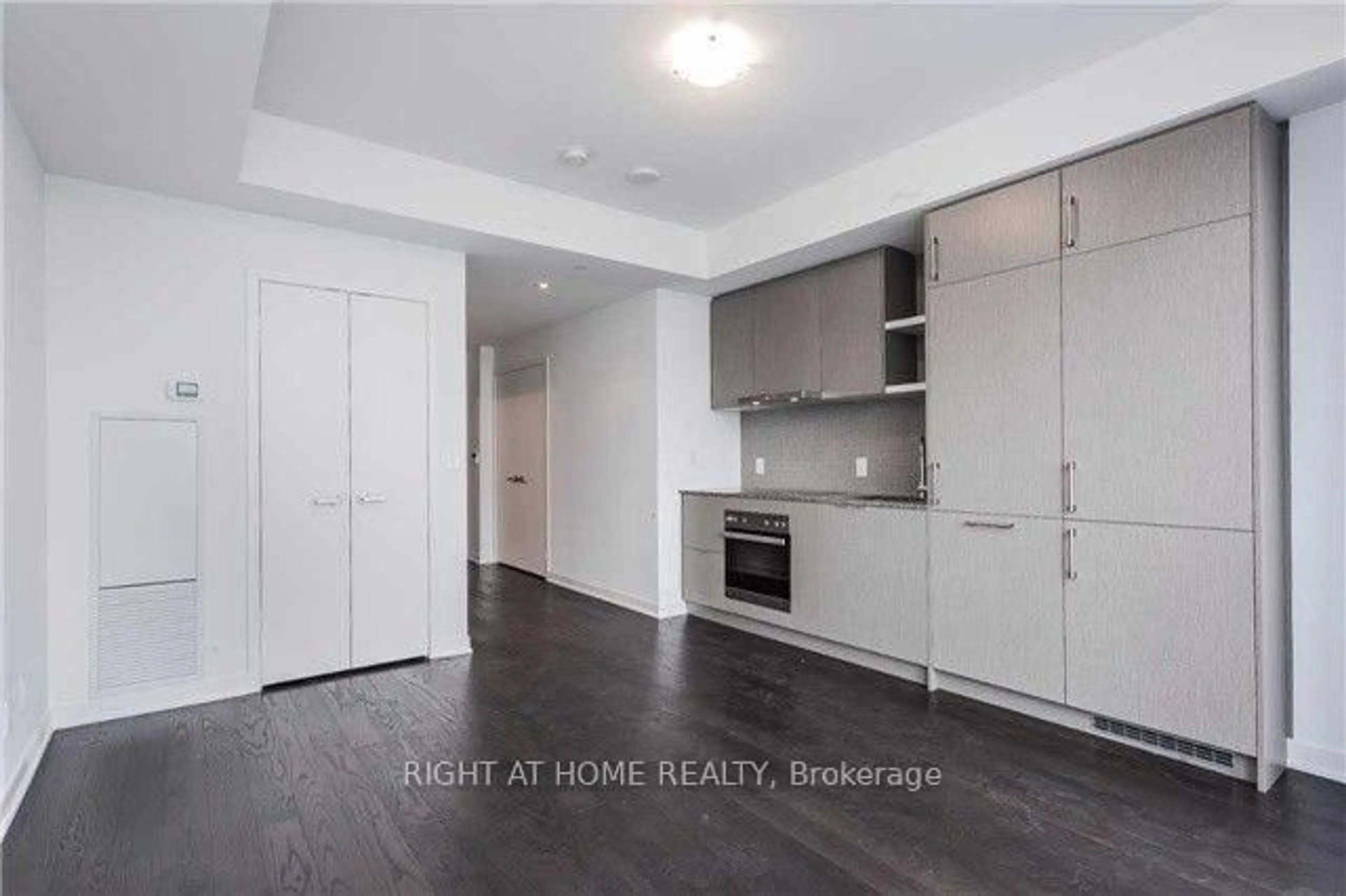 A pic of a room for 100 Harbour St #2408, Toronto Ontario M5J 2T5