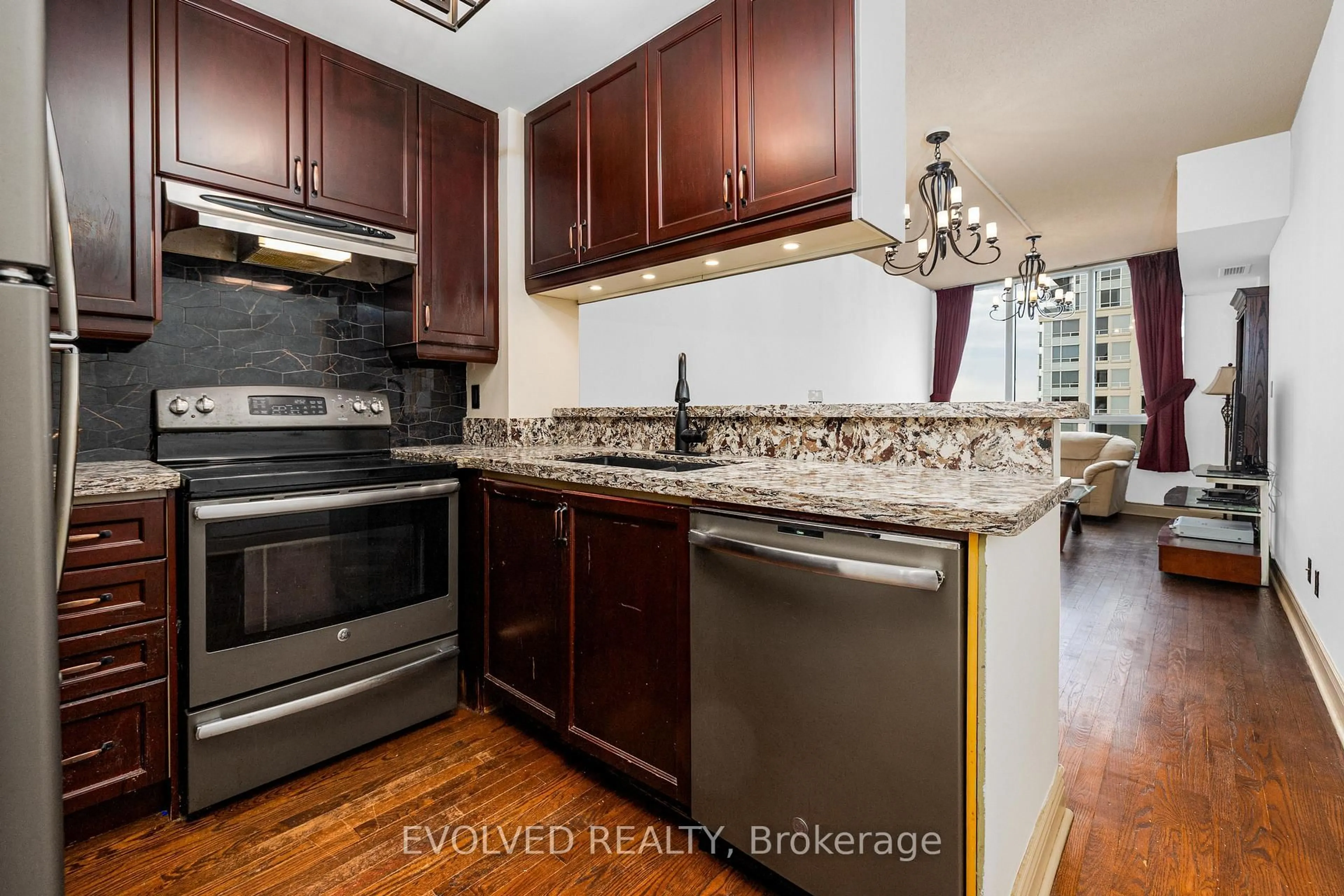 Standard kitchen, unknown for 2 Rean Dr #2008, Toronto Ontario M2K 3B8
