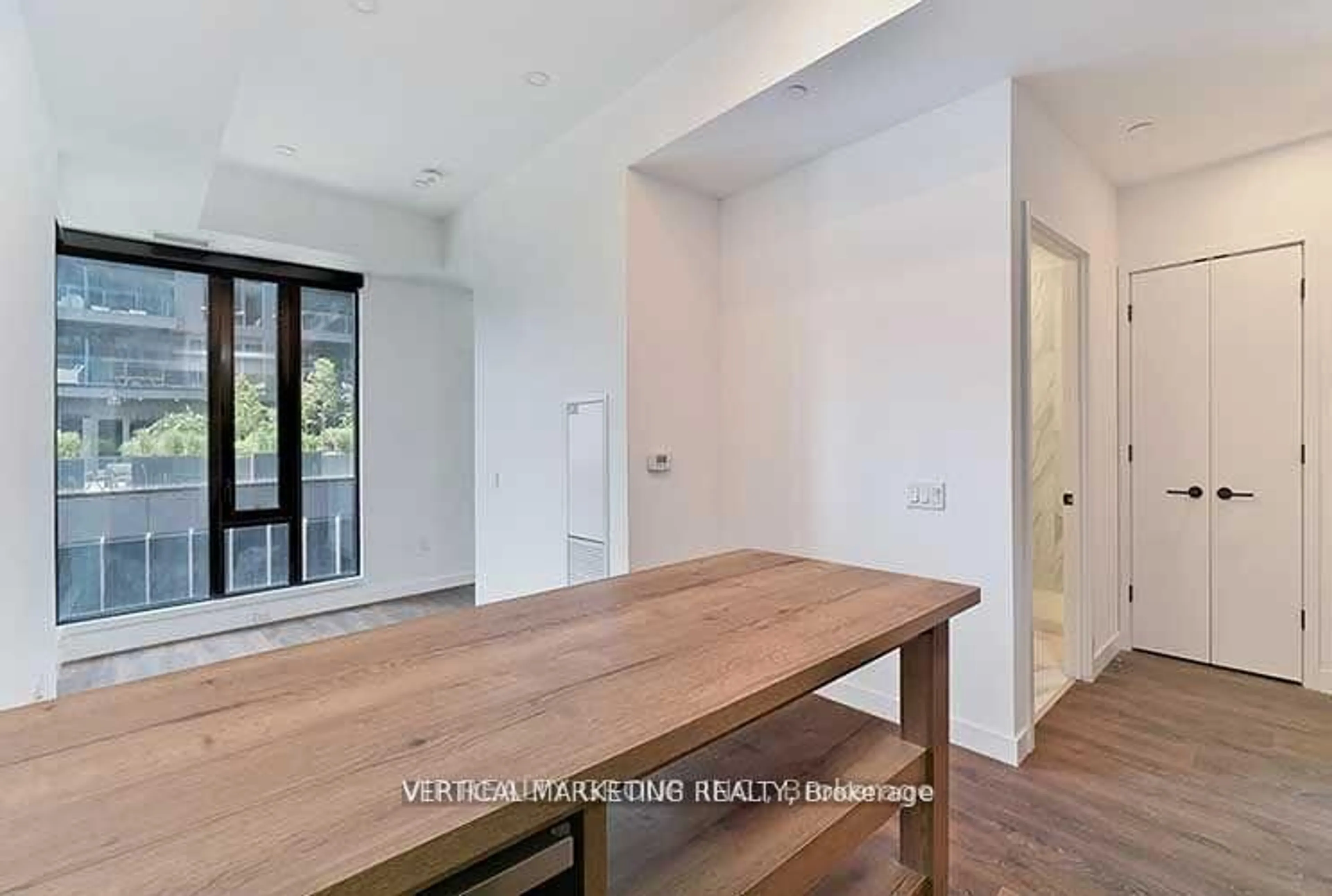 Unknown for 505 Richmond St #423, Toronto Ontario M5V 0P4