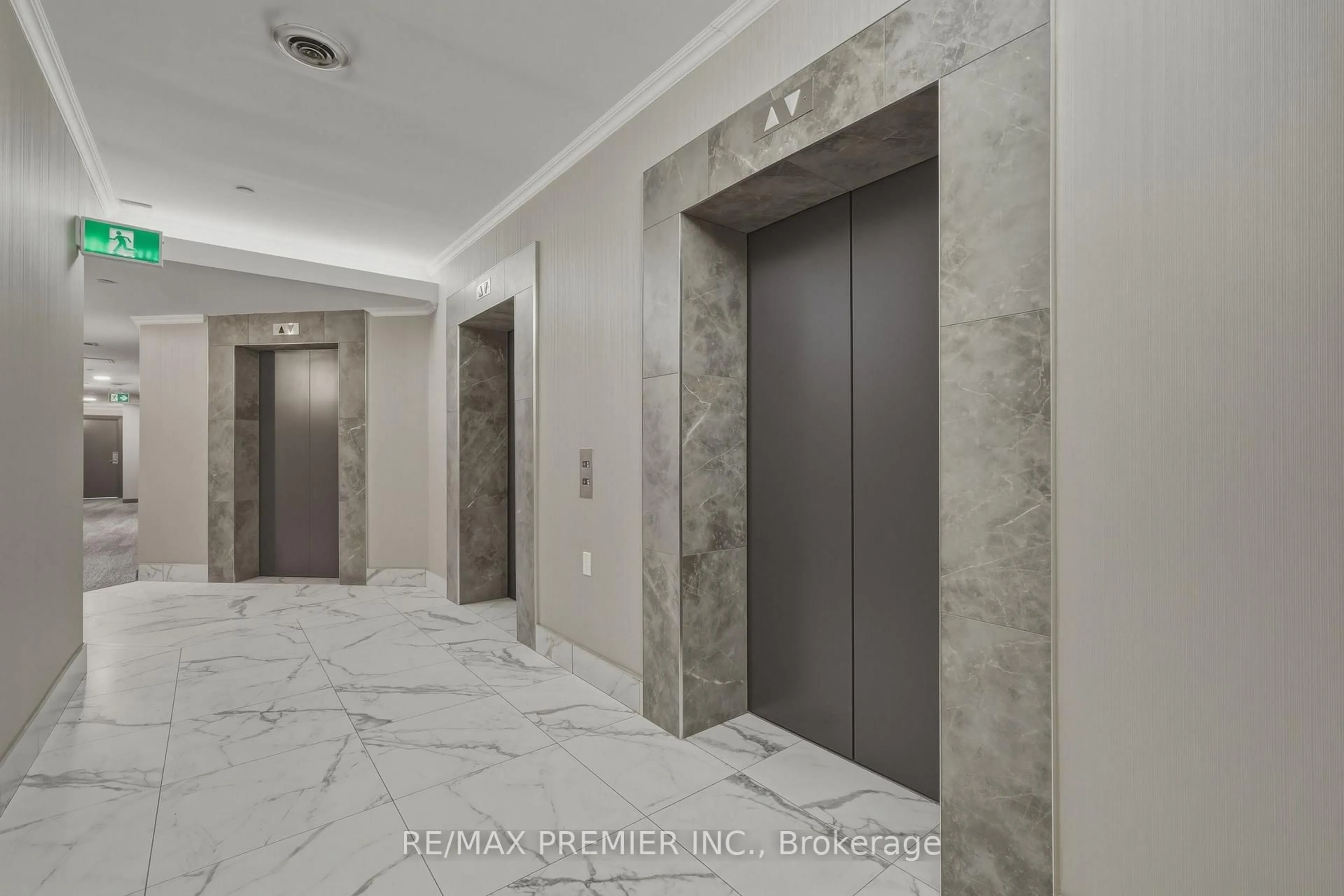 Indoor foyer for 393 King Street W St #704, Toronto Ontario M5V 3G8
