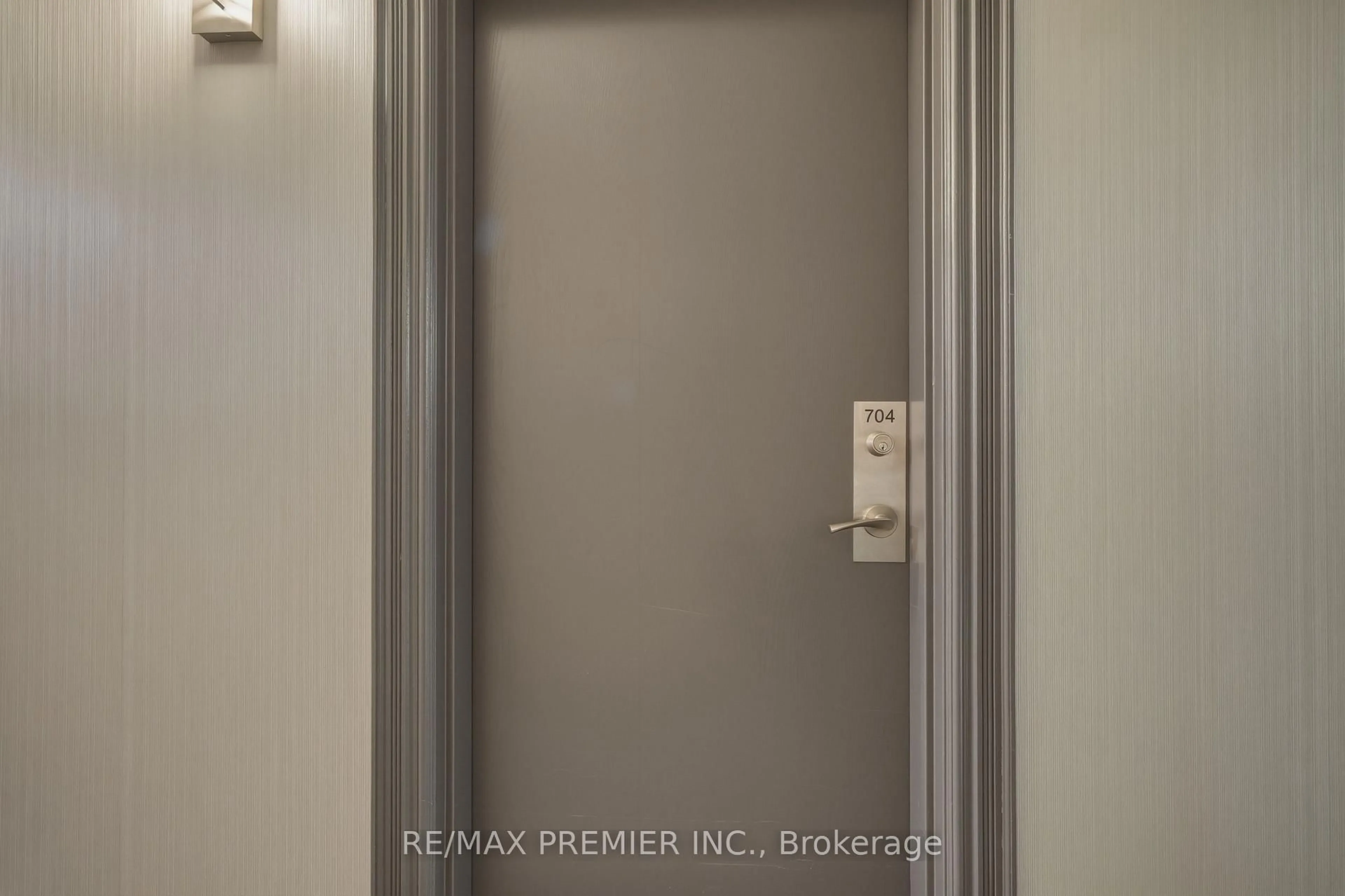 A pic of a room for 393 King Street W St #704, Toronto Ontario M5V 3G8
