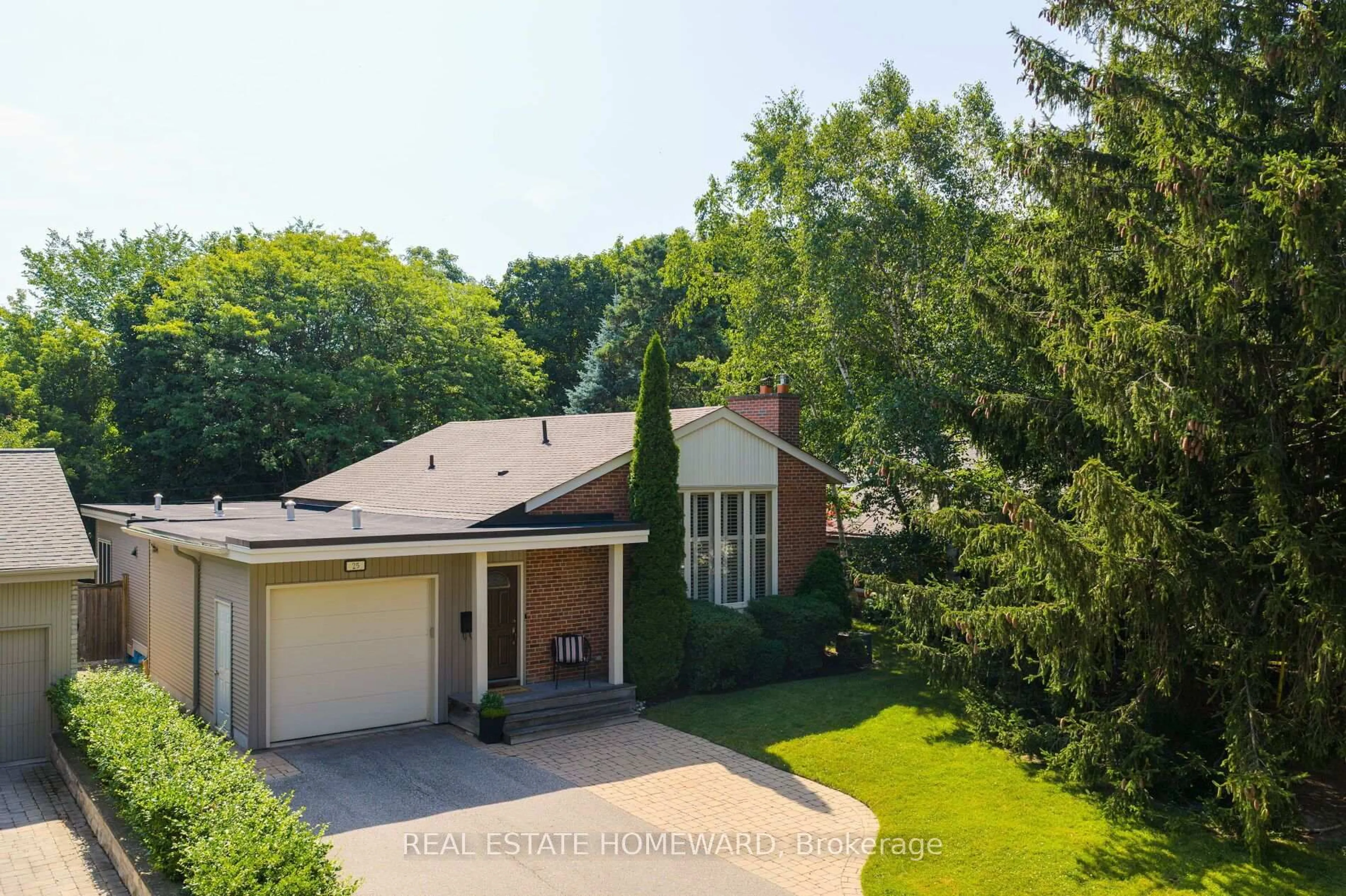 A pic from outside/outdoor area/front of a property/back of a property/a pic from drone, street for 25 Talwood Dr, Toronto Ontario M3B 2P4