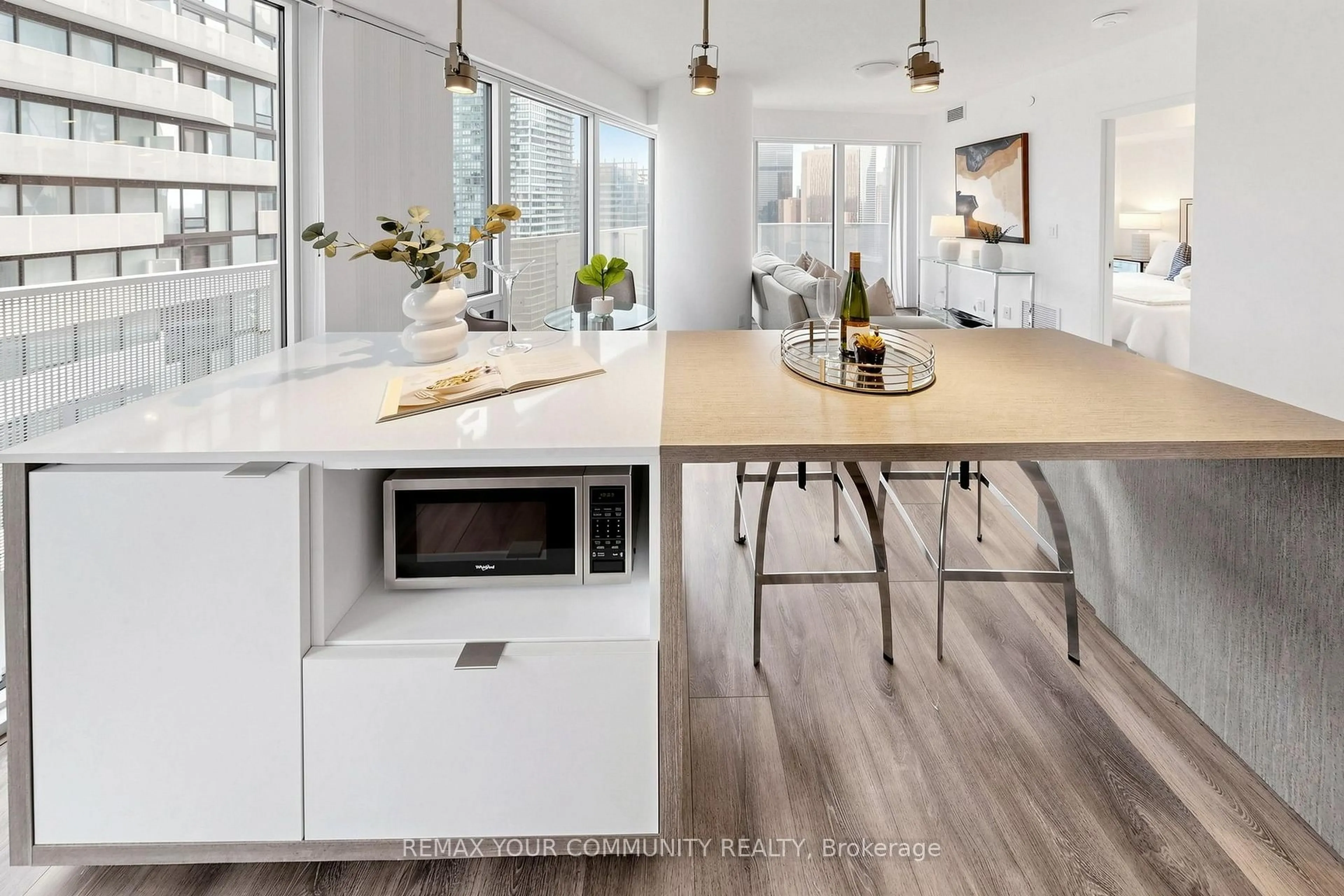 Open concept kitchen, unknown for 88 Harbour St #3702, Toronto Ontario M5J 1B7
