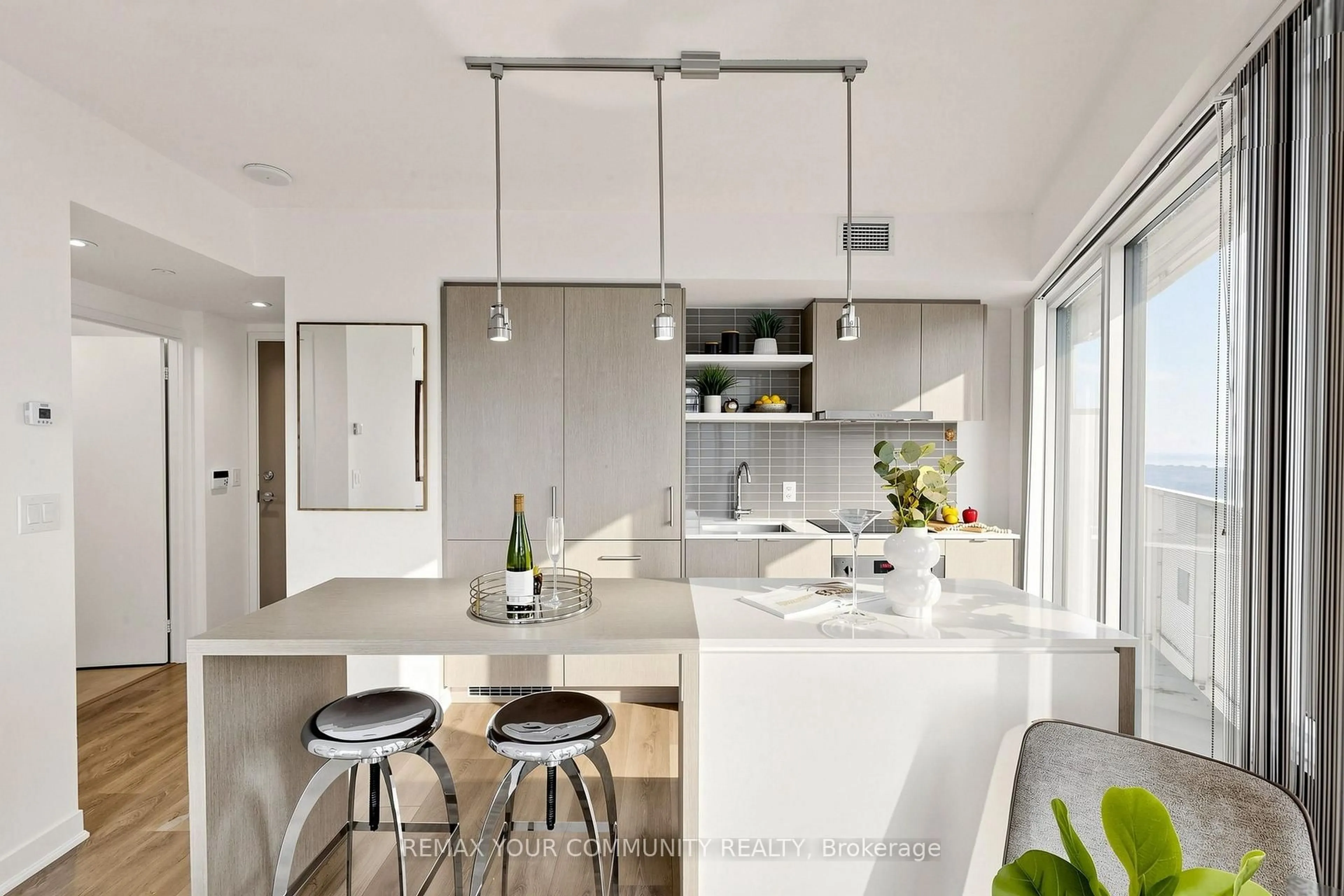 Contemporary kitchen, unknown for 88 Harbour St #3702, Toronto Ontario M5J 1B7