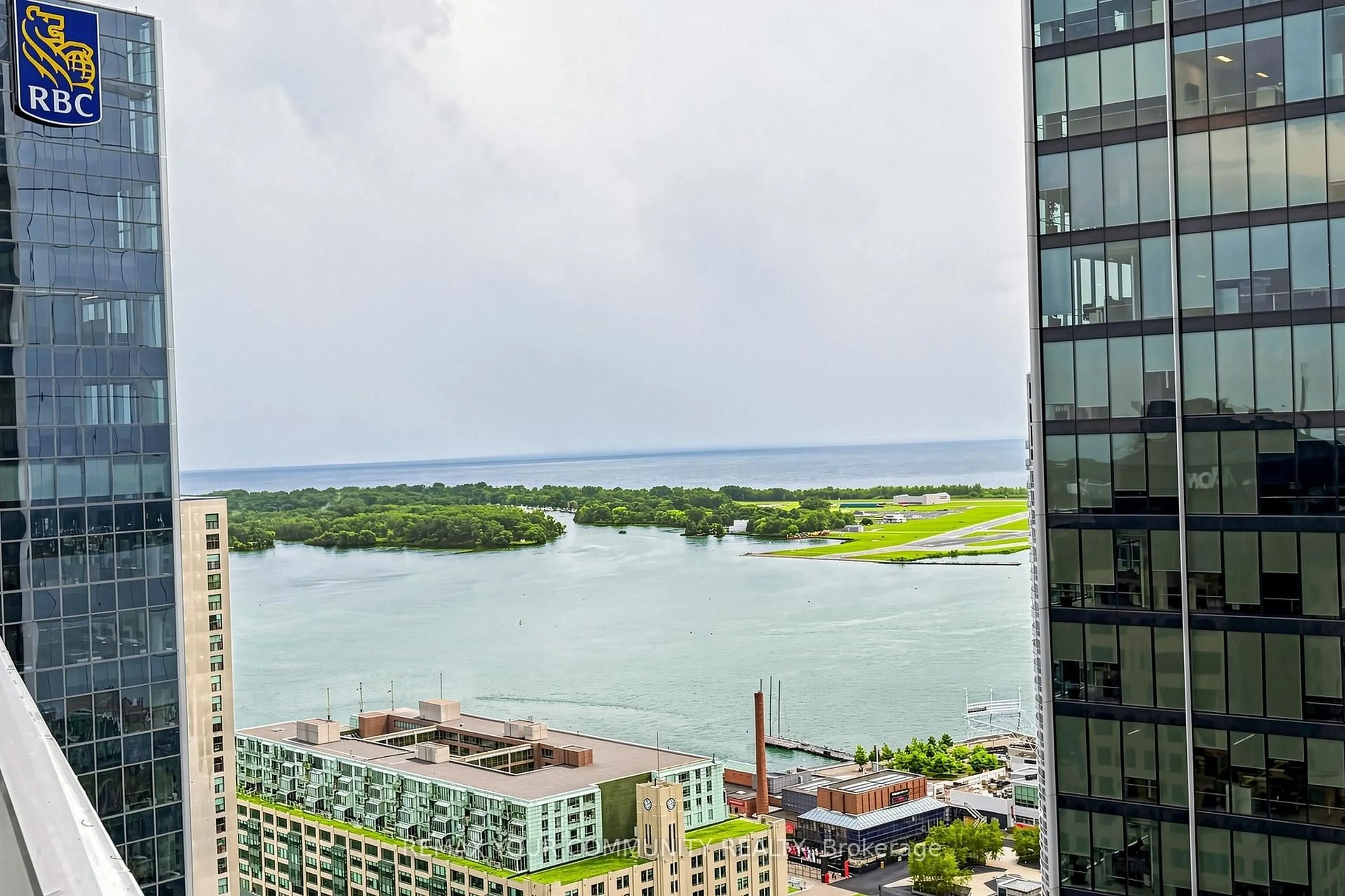 Unknown for 88 Harbour St #3702, Toronto Ontario M5J 1B7