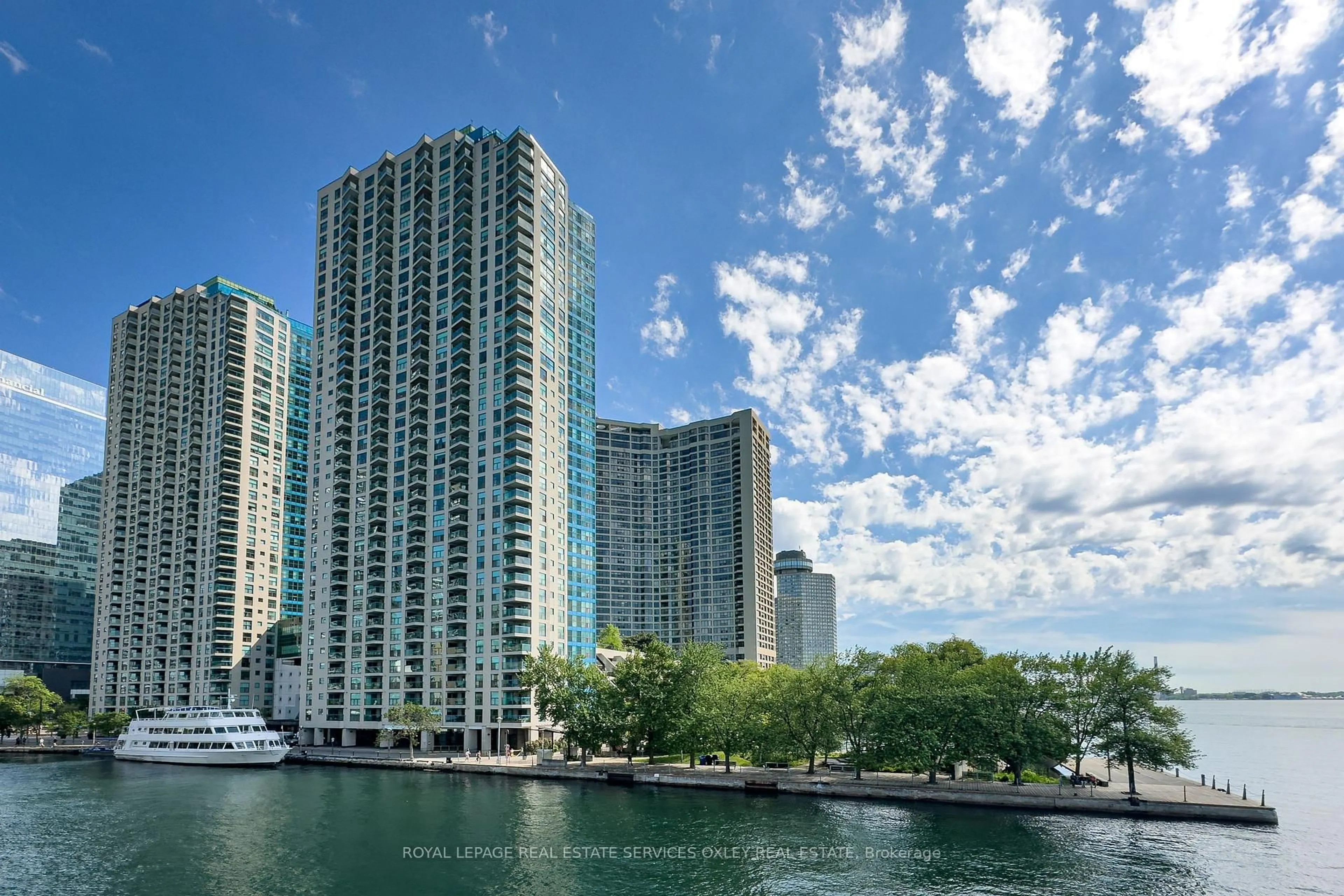 Unknown for 99 Harbour Sq #PH04, Toronto Ontario M5J 2H2