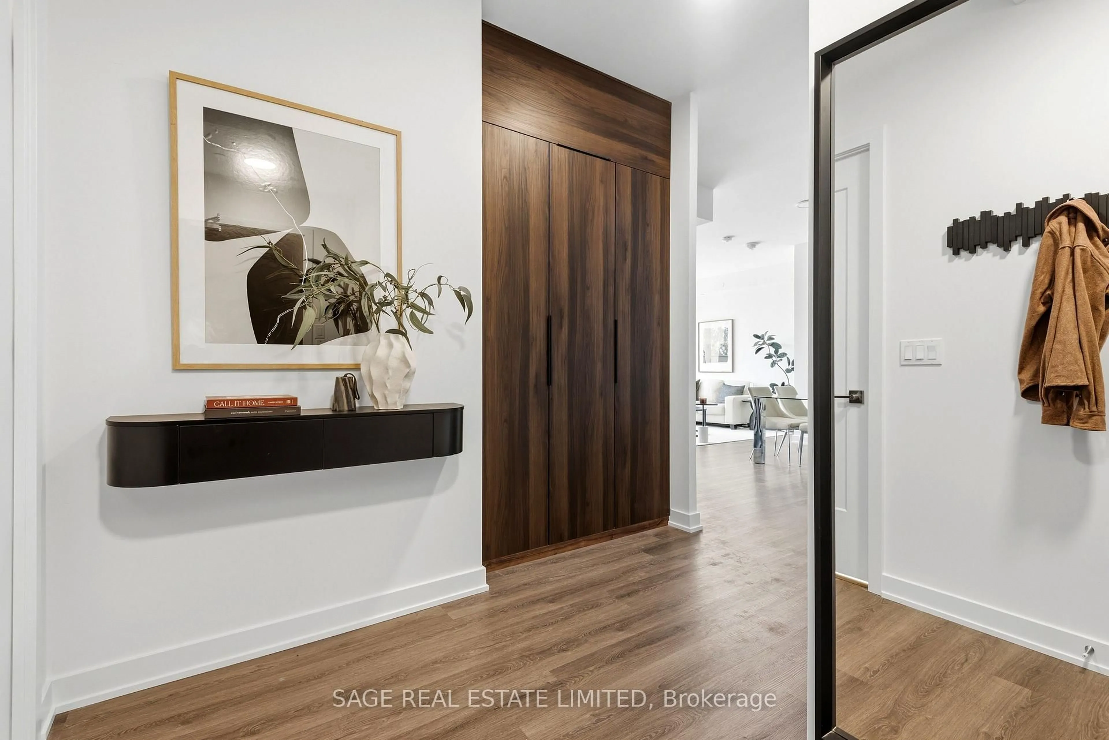 Indoor entryway for 840 St Clair Ave #704, Toronto Ontario M6C 0A4