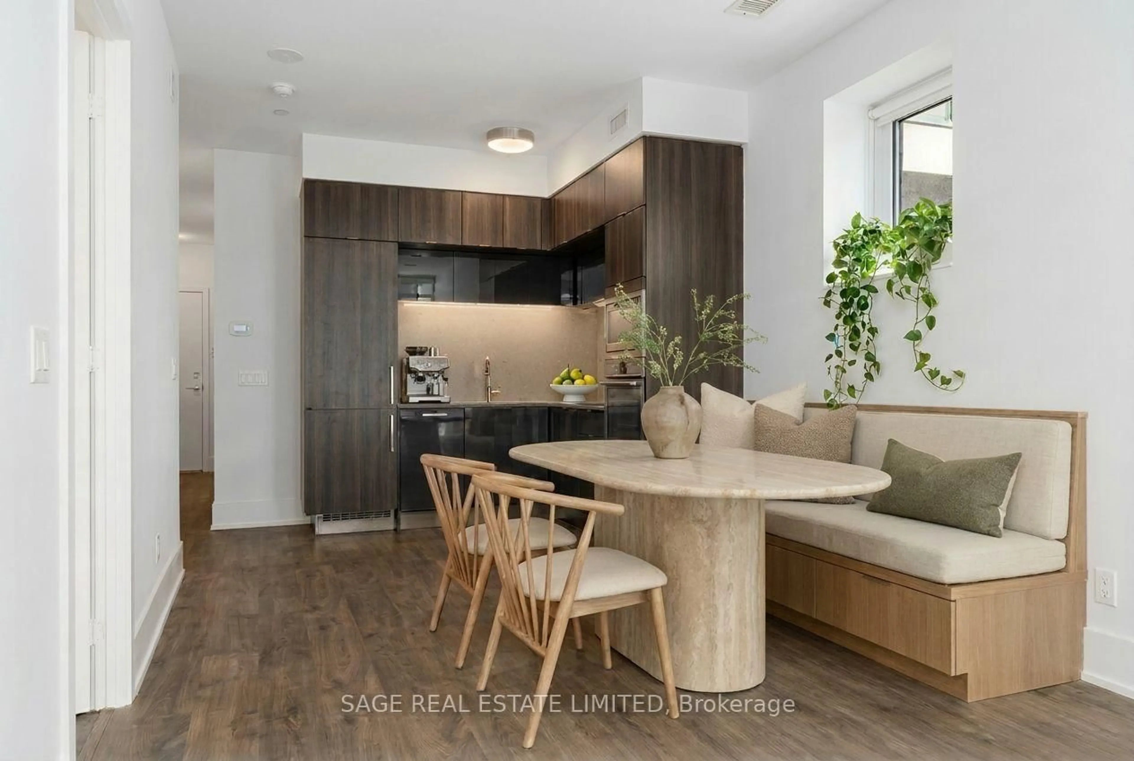Contemporary kitchen, unknown for 55 Merchants' Wharf #615, Toronto Ontario M5A 0P2