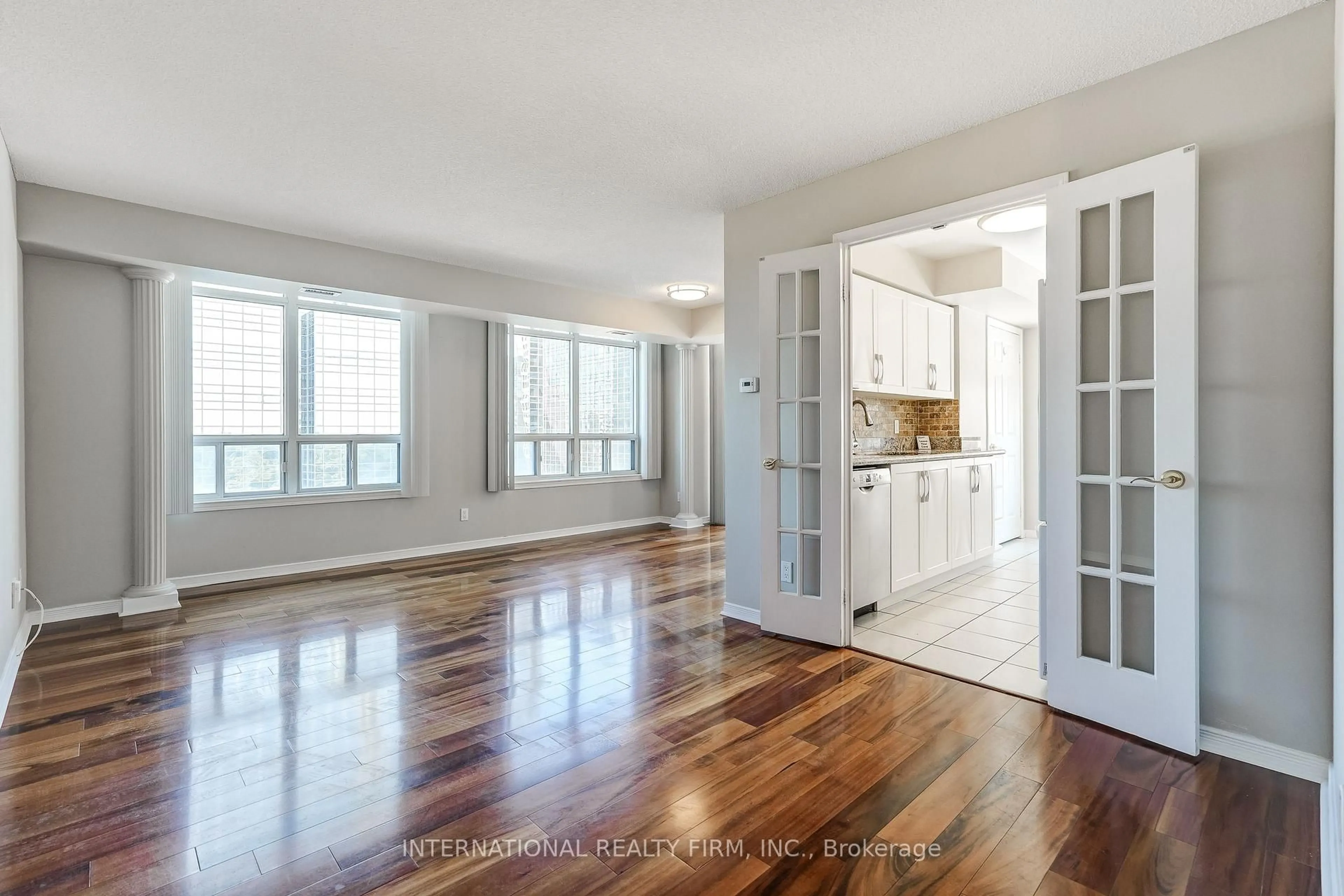 Unknown for 8 Hillcrest Ave #906, Toronto Ontario M2N 6Y6