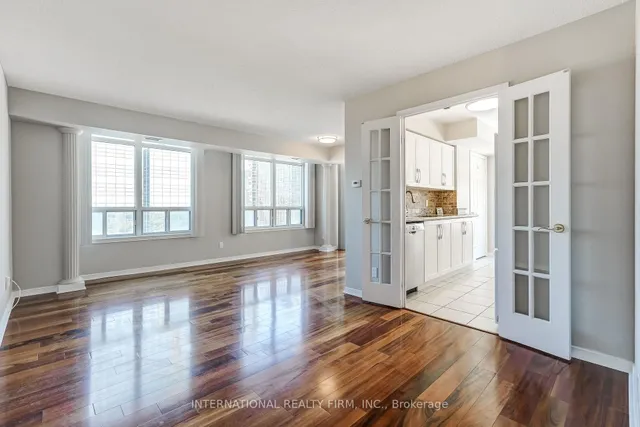 8 Hillcrest Ave #906, Toronto 2