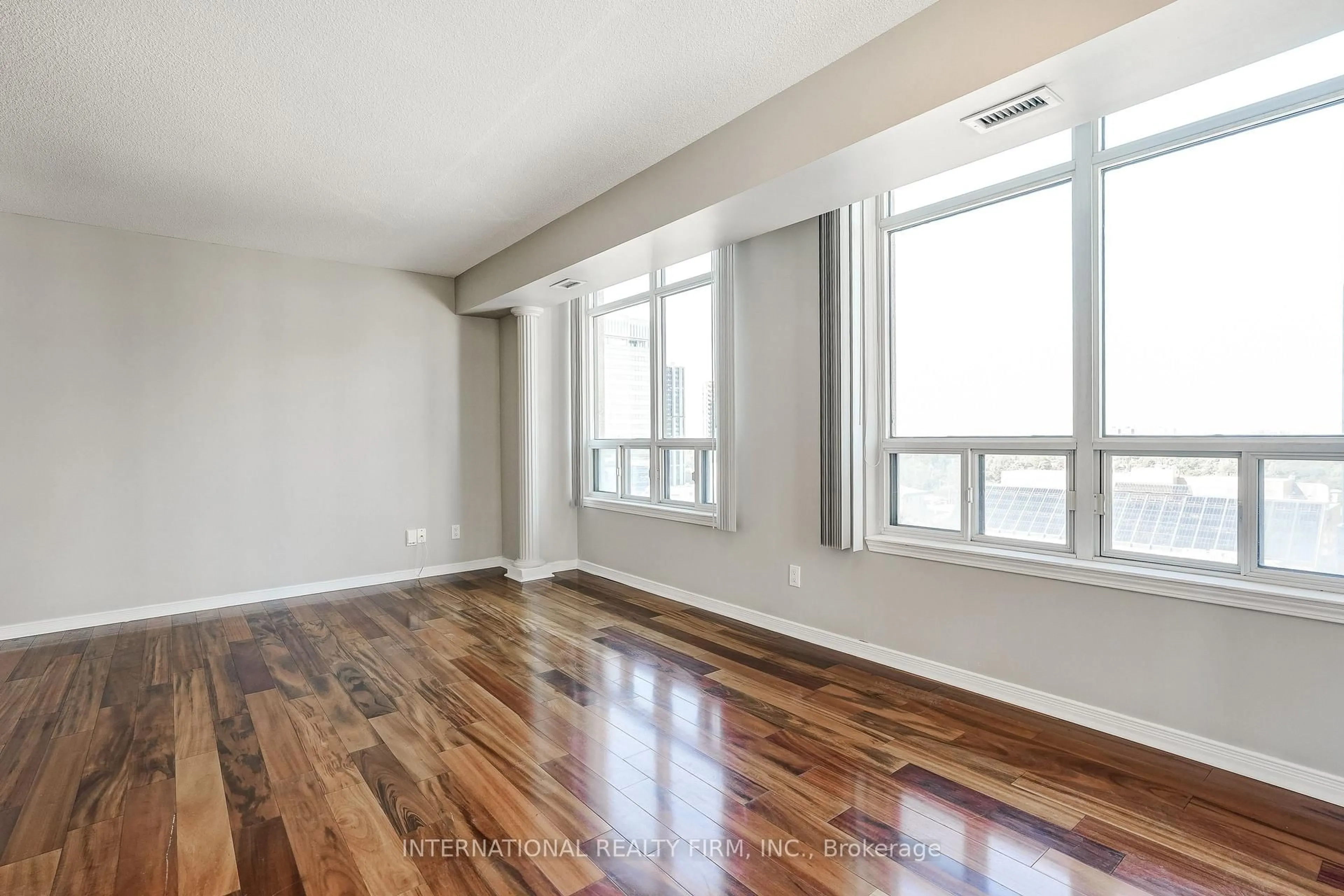 A pic of a room for 8 Hillcrest Ave #906, Toronto Ontario M2N 6Y6