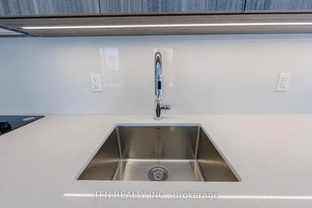 15 Richardson St #1318, Toronto 5