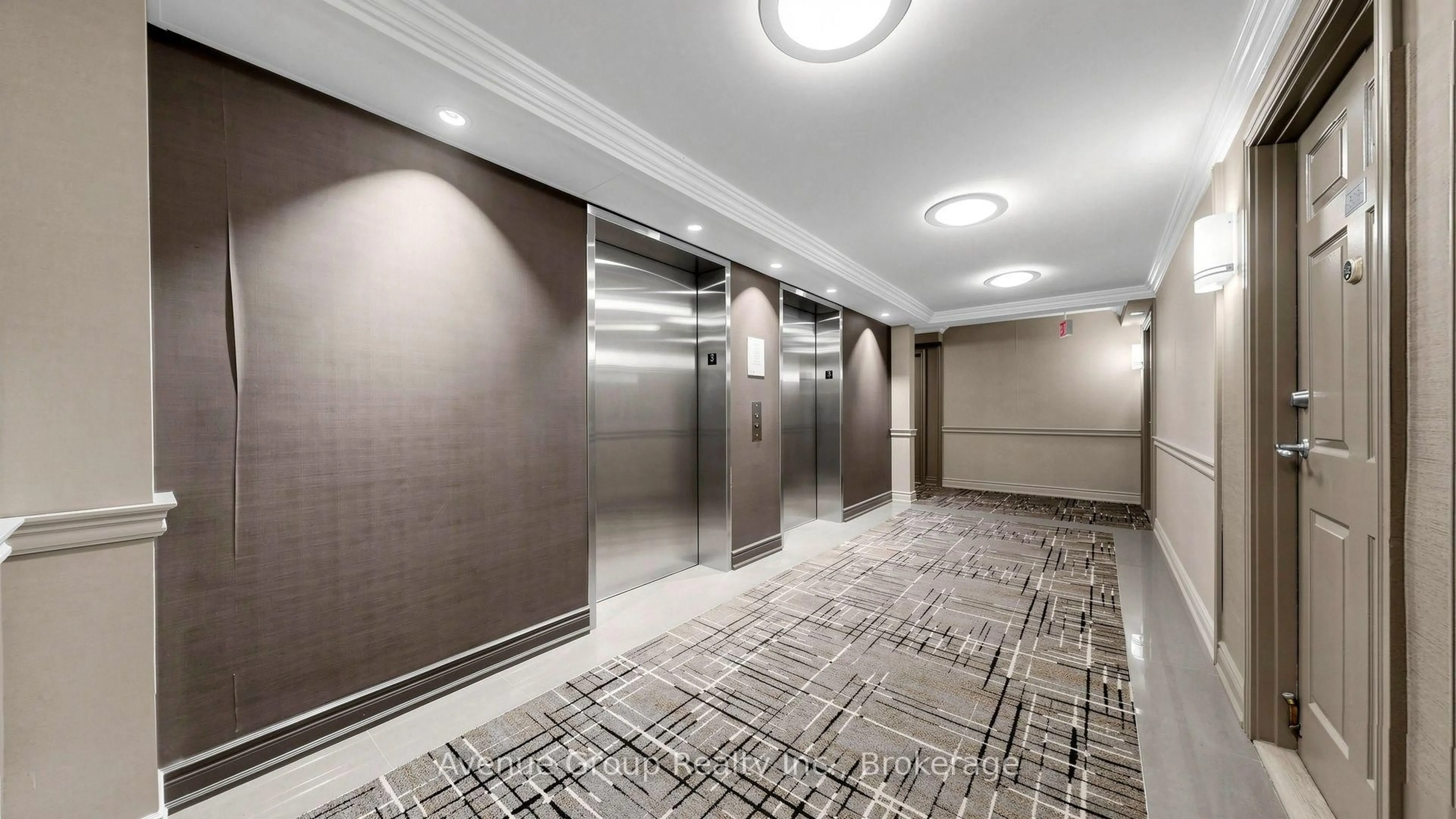 Indoor foyer for 19 Barberry Pl #513, Toronto Ontario M2K 3E3