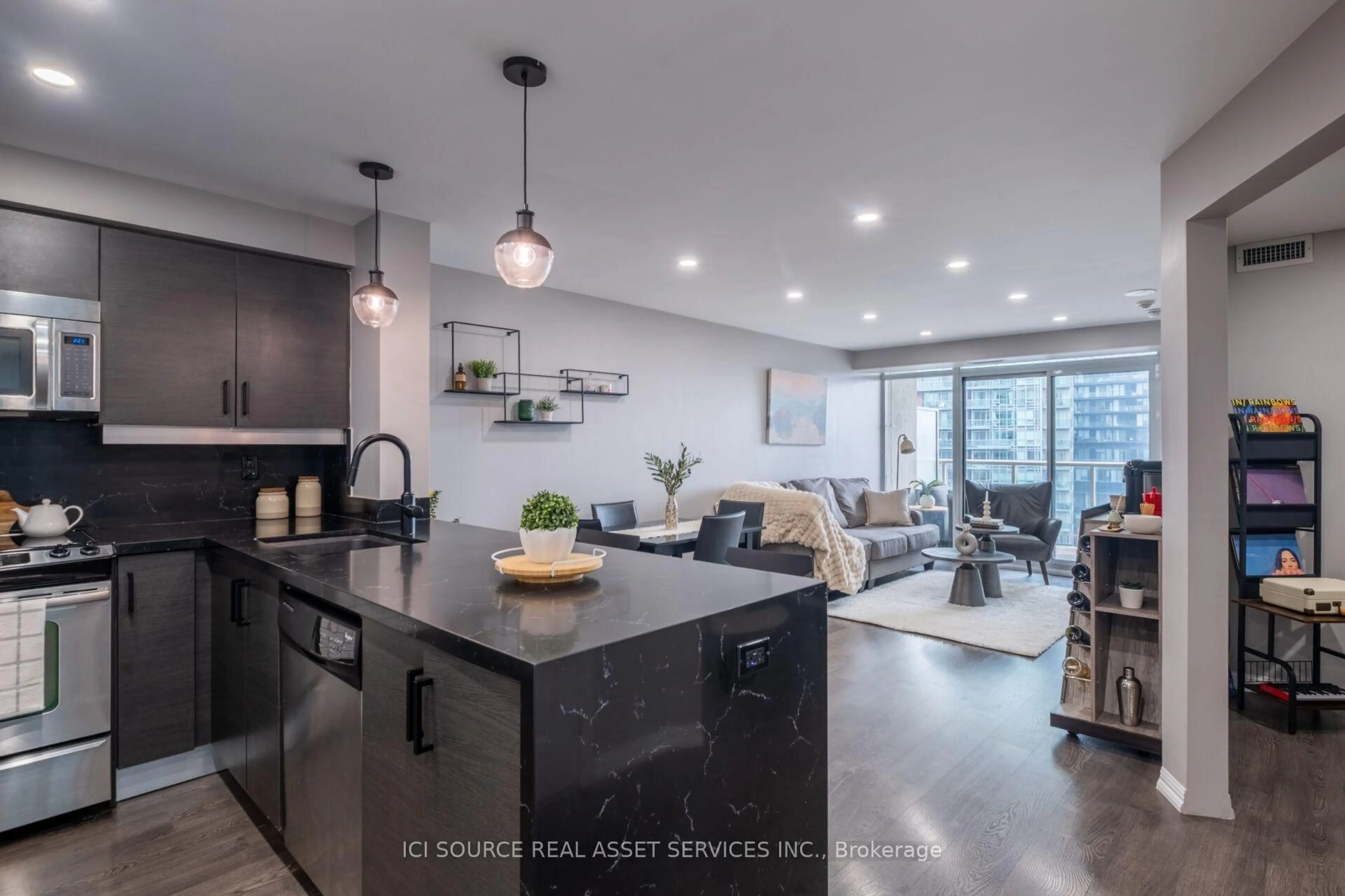 Open concept kitchen, unknown for 125 Western Battery Rd #1109, Toronto Ontario M6K 3R8