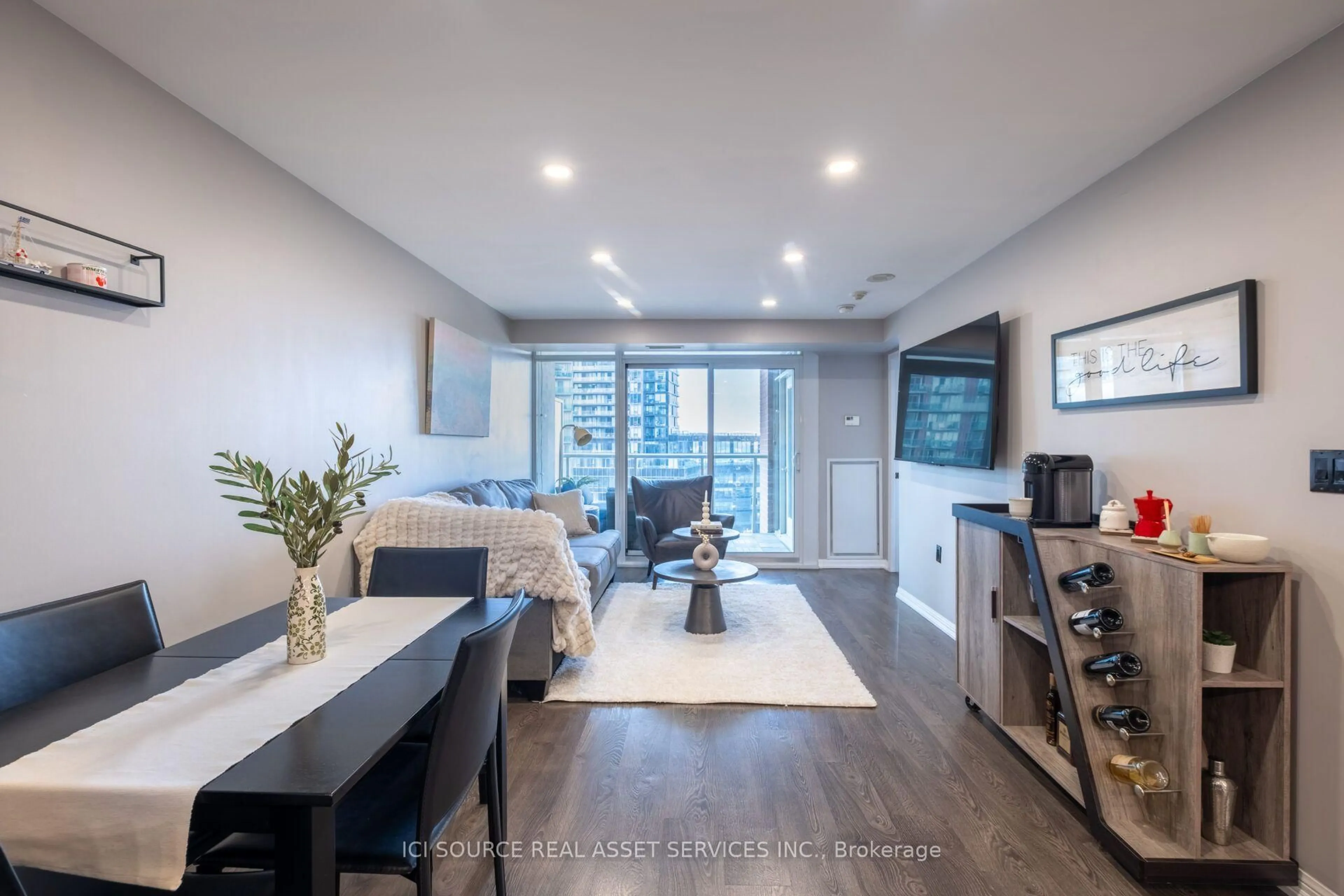 Living room with furniture, unknown for 125 Western Battery Rd #1109, Toronto Ontario M6K 3R8