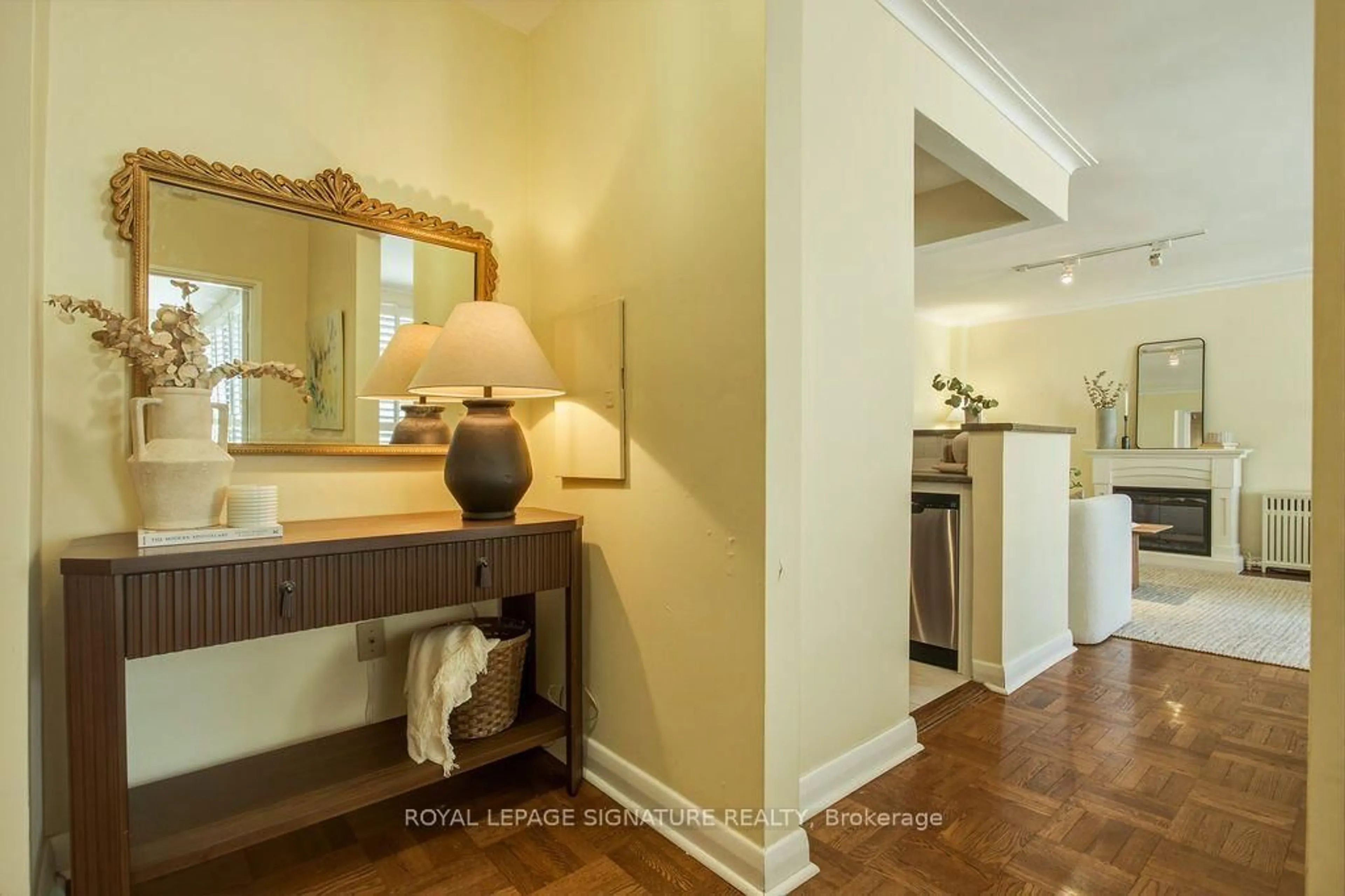 Indoor entryway for 30 Elm Ave #203, Toronto Ontario M4W 1N5