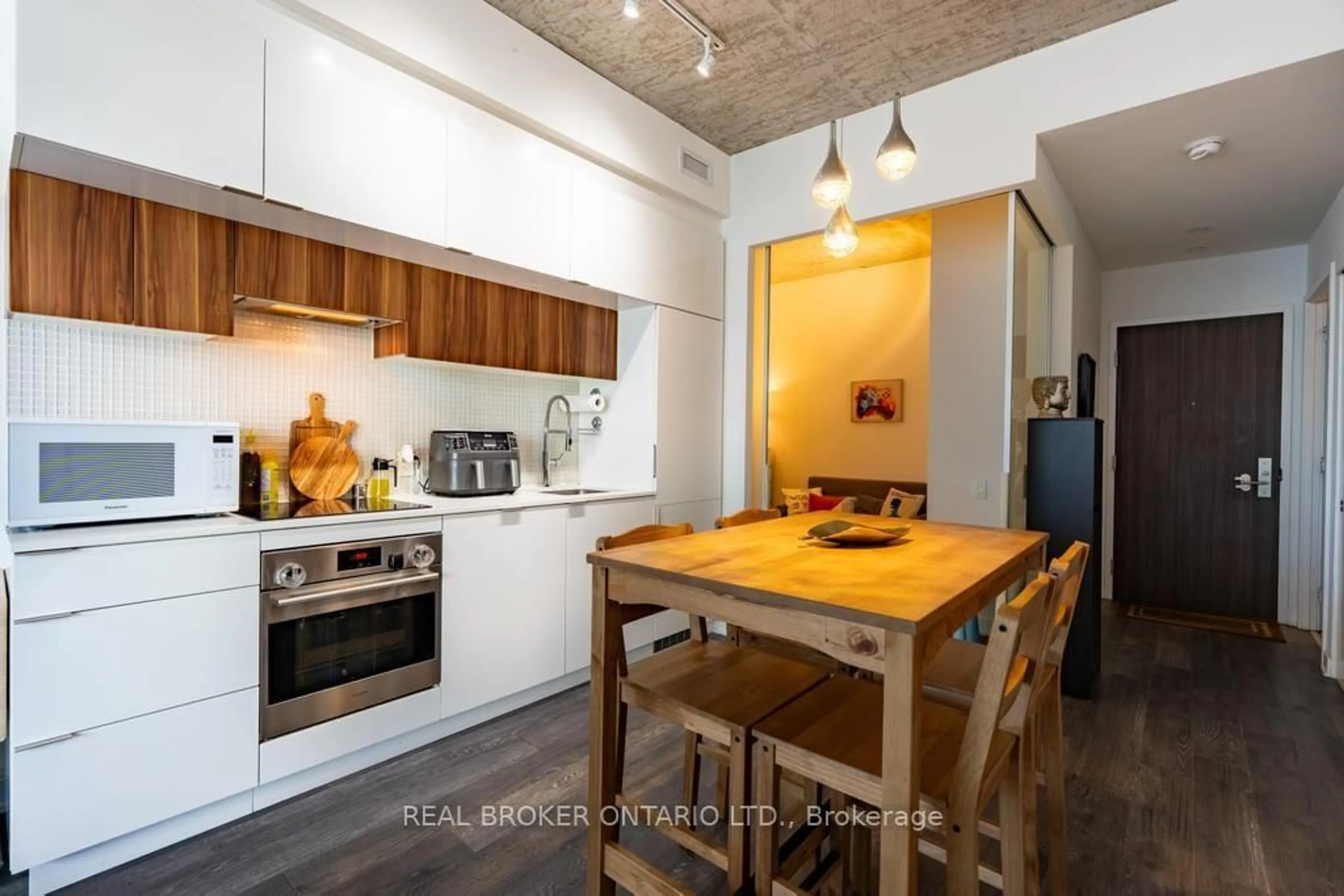 Open concept kitchen, unknown for 185 Roehampton Ave #1601, Toronto Ontario M4P 0C6