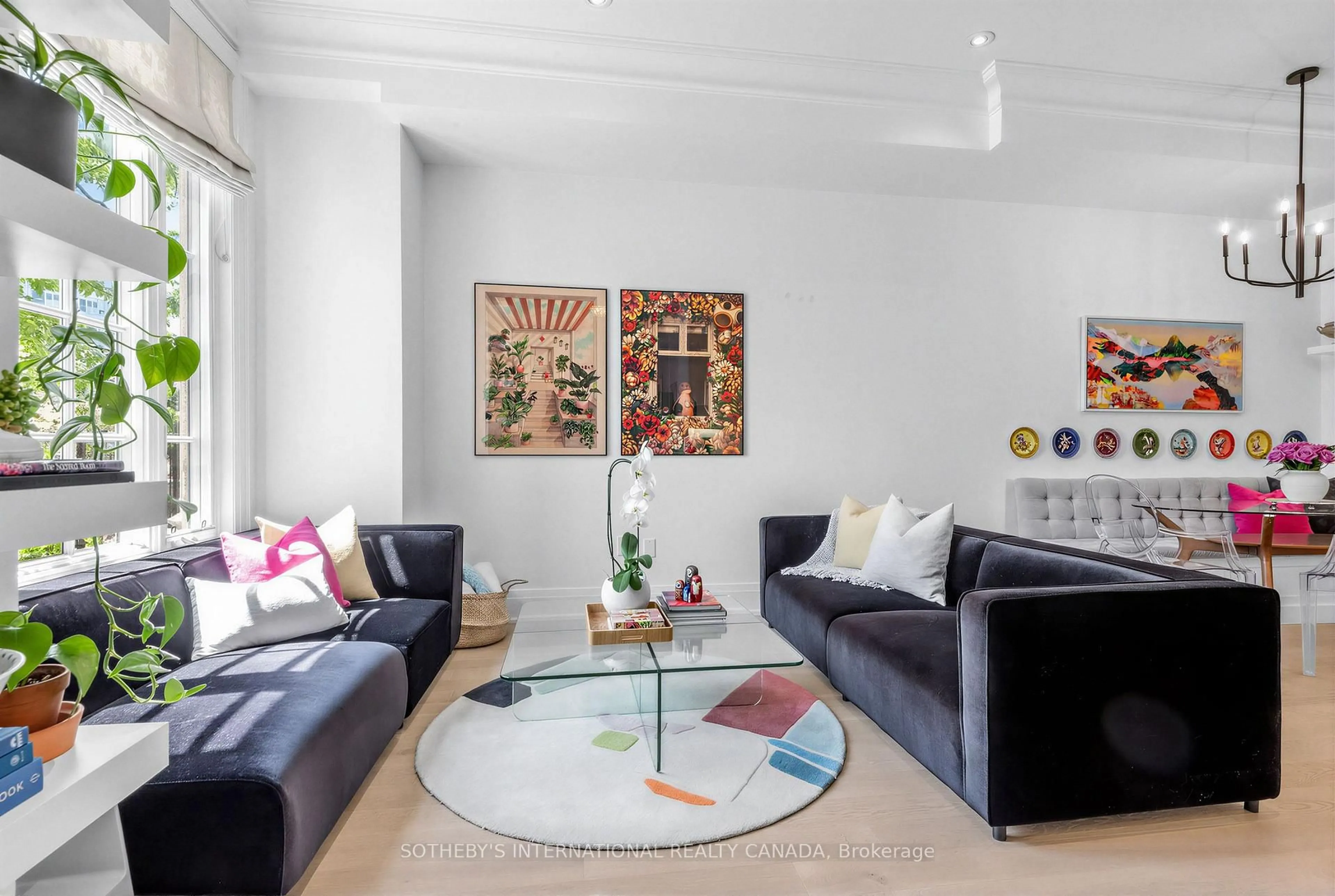 Living room with furniture, unknown for 288 St Clair Ave #TH1, Toronto Ontario M4V 1S3