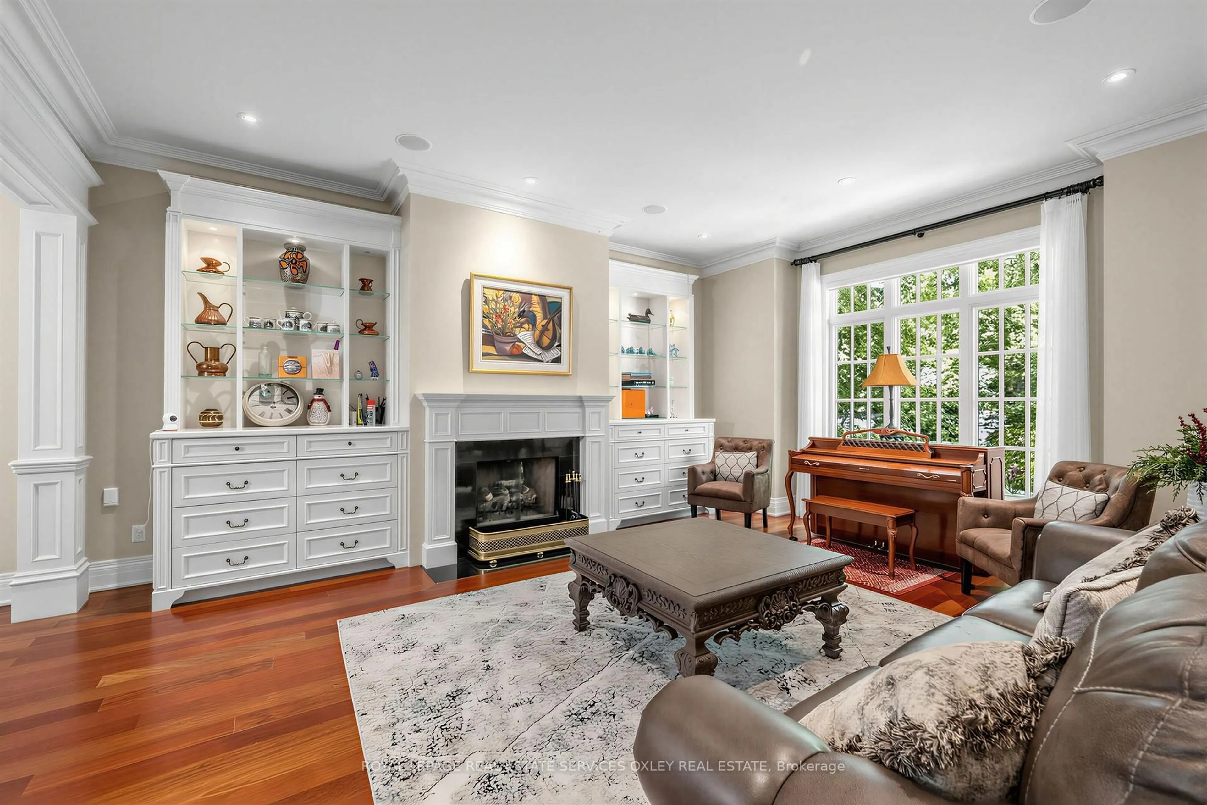 Living room with furniture, unknown for 155 South Dr, Toronto Ontario M4W 1S3