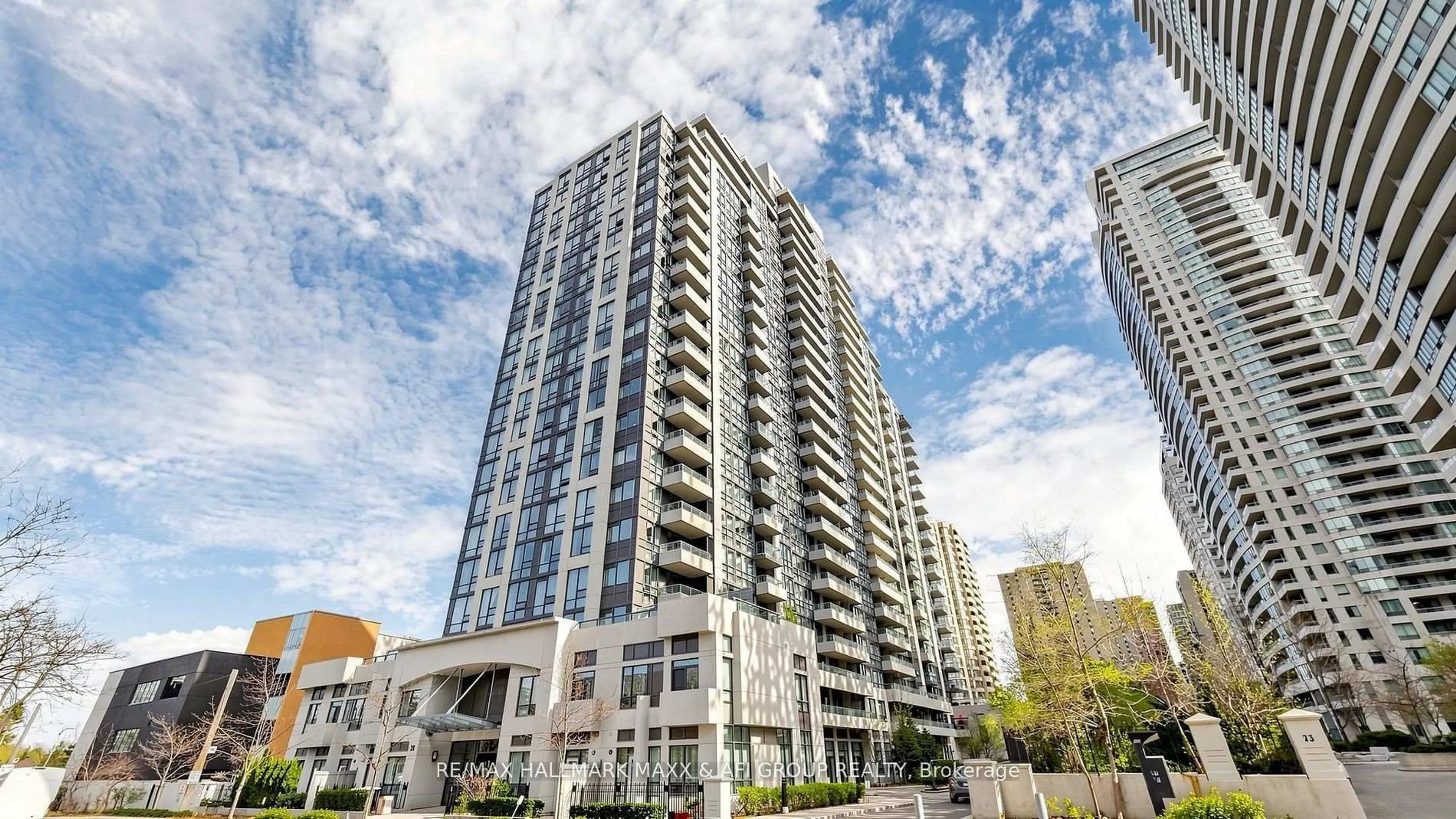 Patio, building for 35 Hollywood Ave #1122, Toronto Ontario M2N 0A9