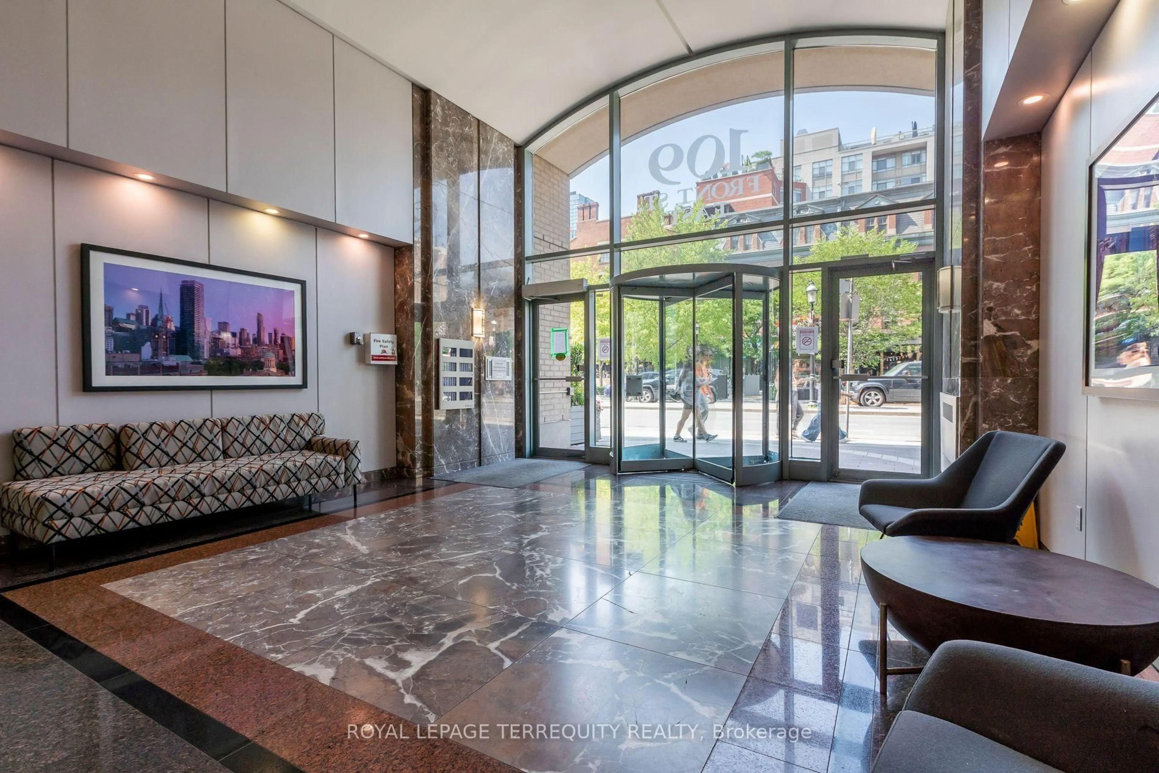 Lobby for 109 Front St #513, Toronto Ontario M5A 4P7