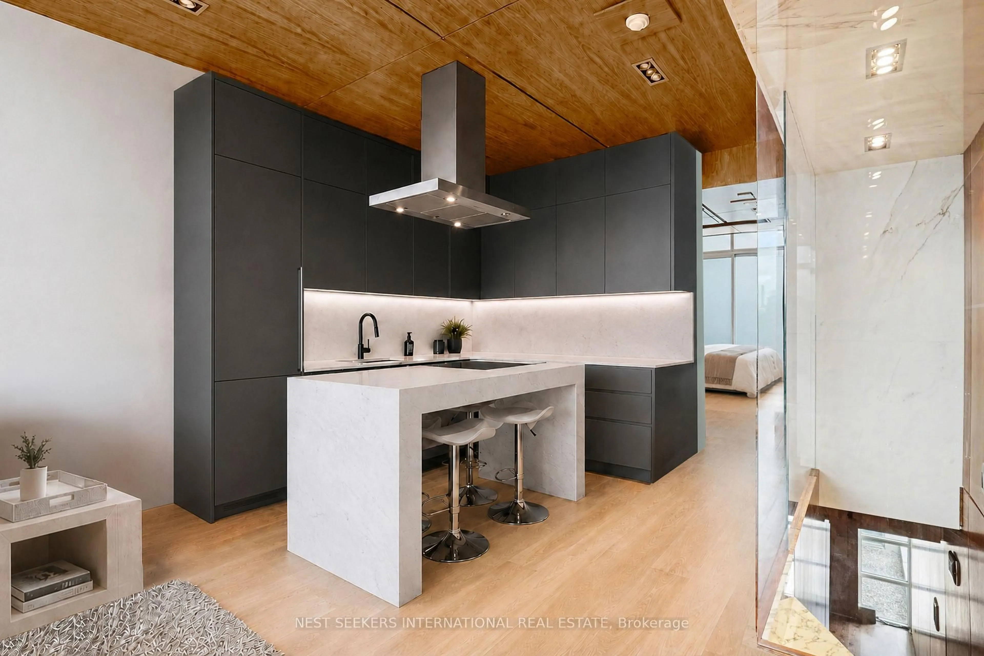Contemporary kitchen, unknown for 388 Richmond St #519, Toronto Ontario M5V 3P1