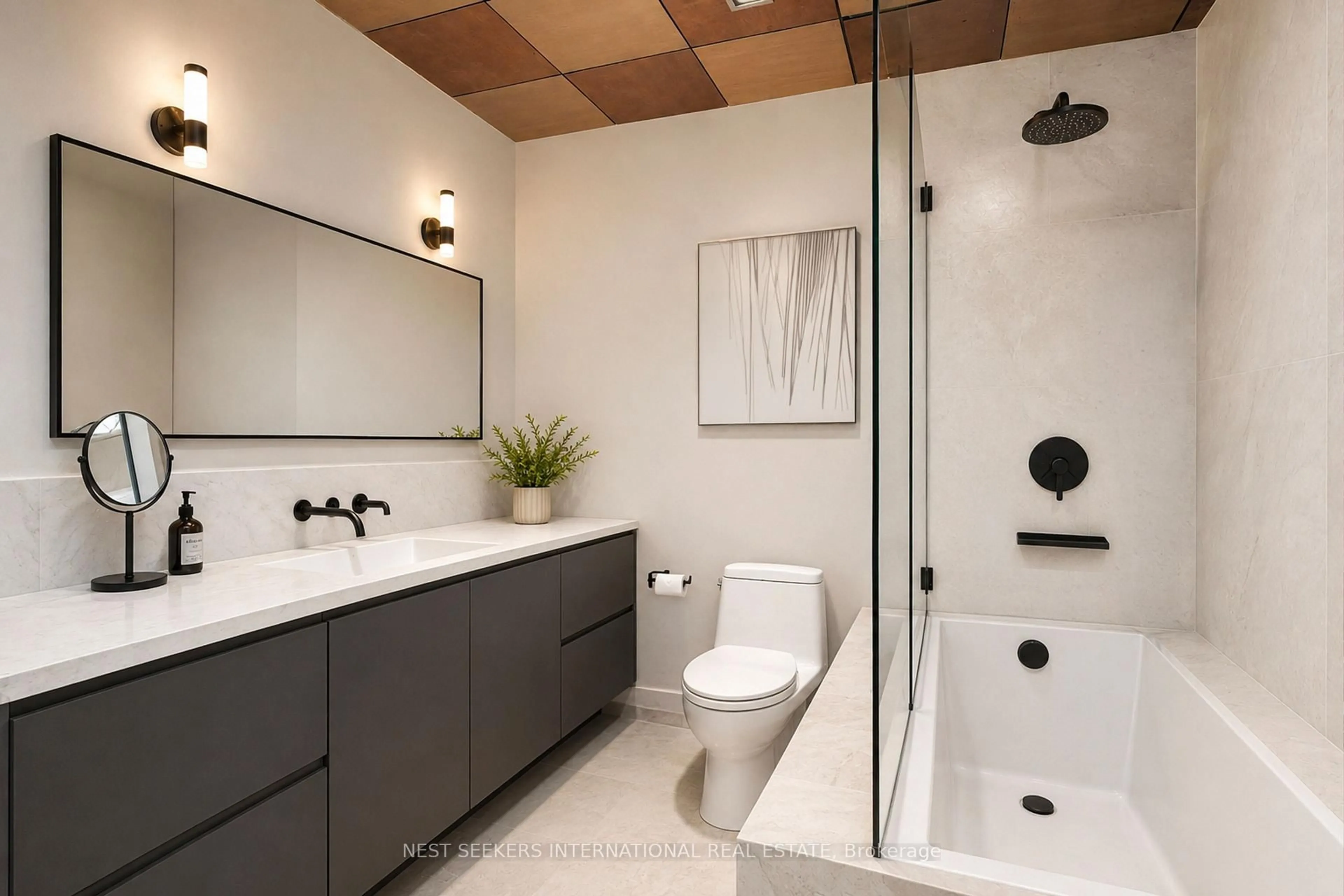 Contemporary bathroom, ceramic/tile floor for 388 Richmond St #519, Toronto Ontario M5V 3P1
