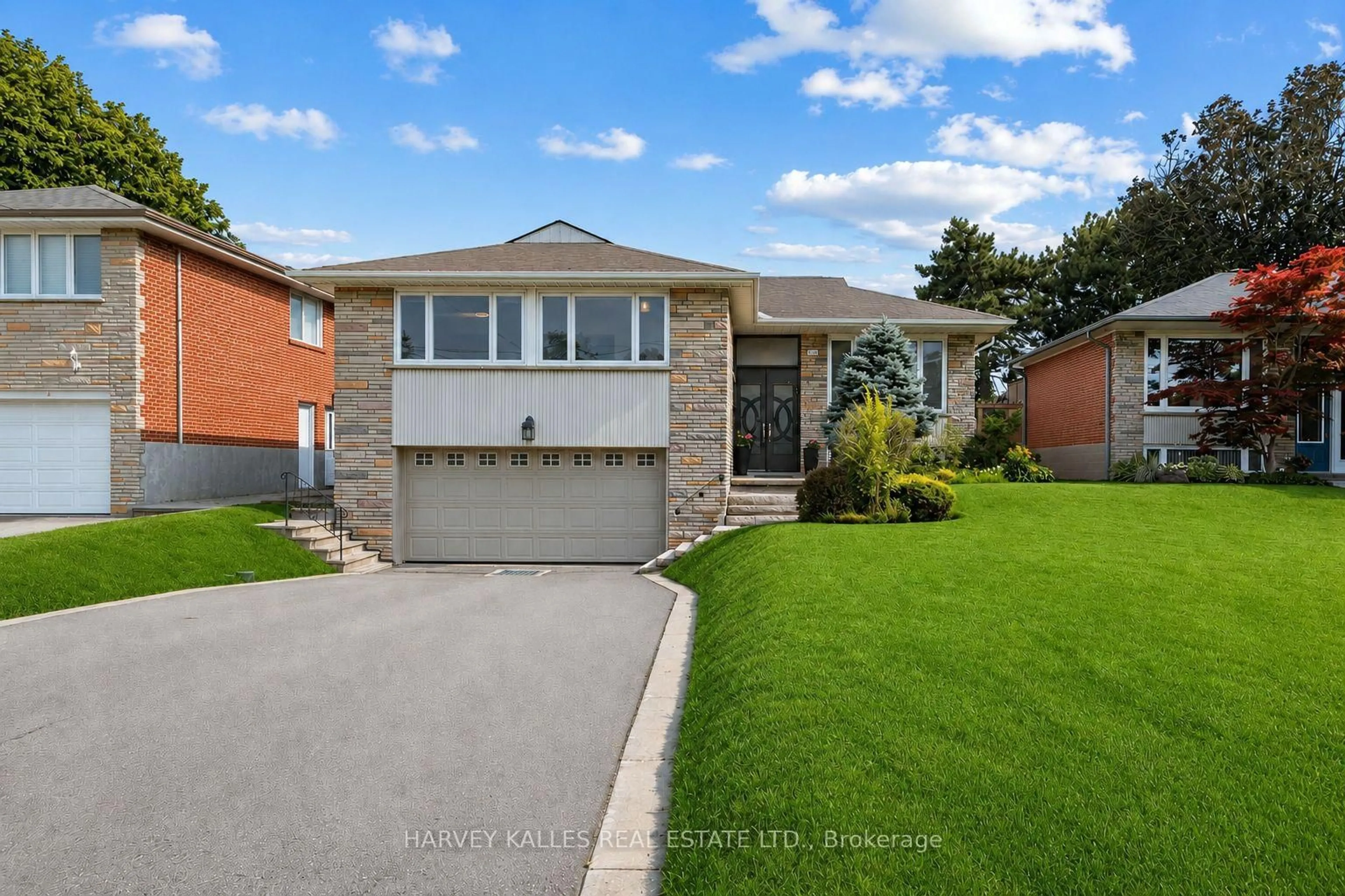 Home with brick exterior material, street for 237 Searle Ave, Toronto Ontario M3H 4B8