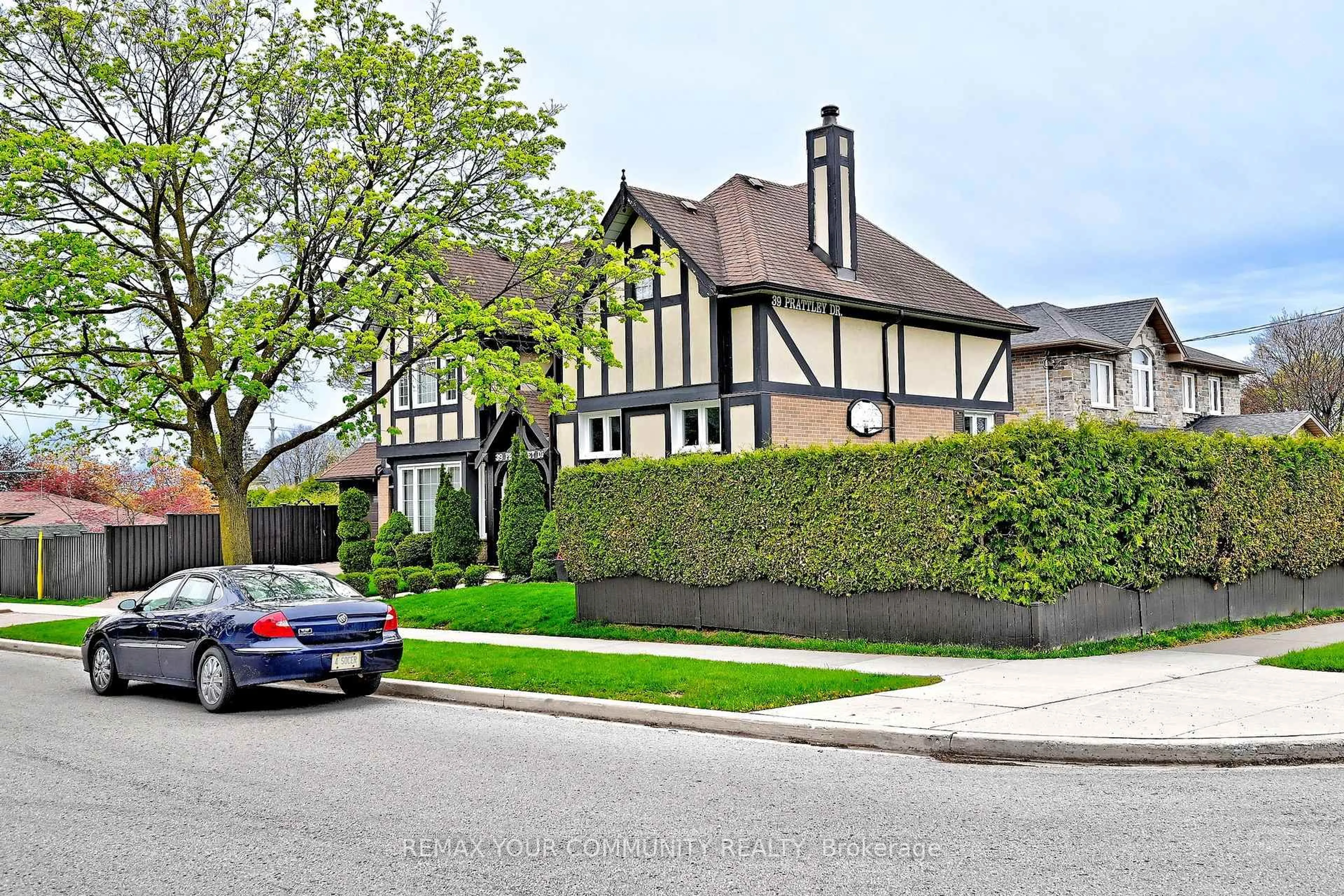 Home with brick exterior material, street for 39 Prattley Dr, Toronto Ontario M2J 2K1