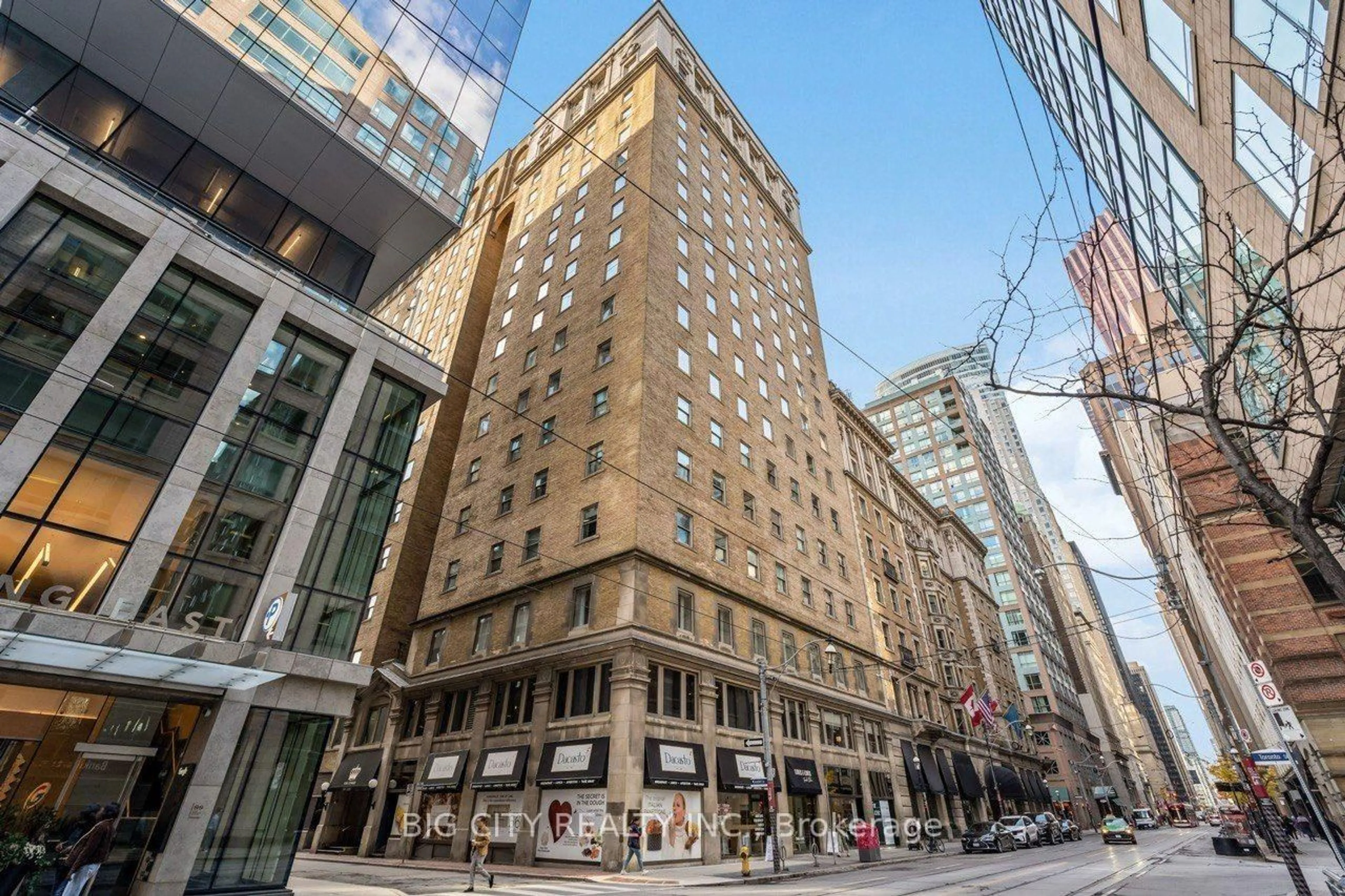 Patio, building for 22 Leader Lane #408, Toronto Ontario M5E 0B2