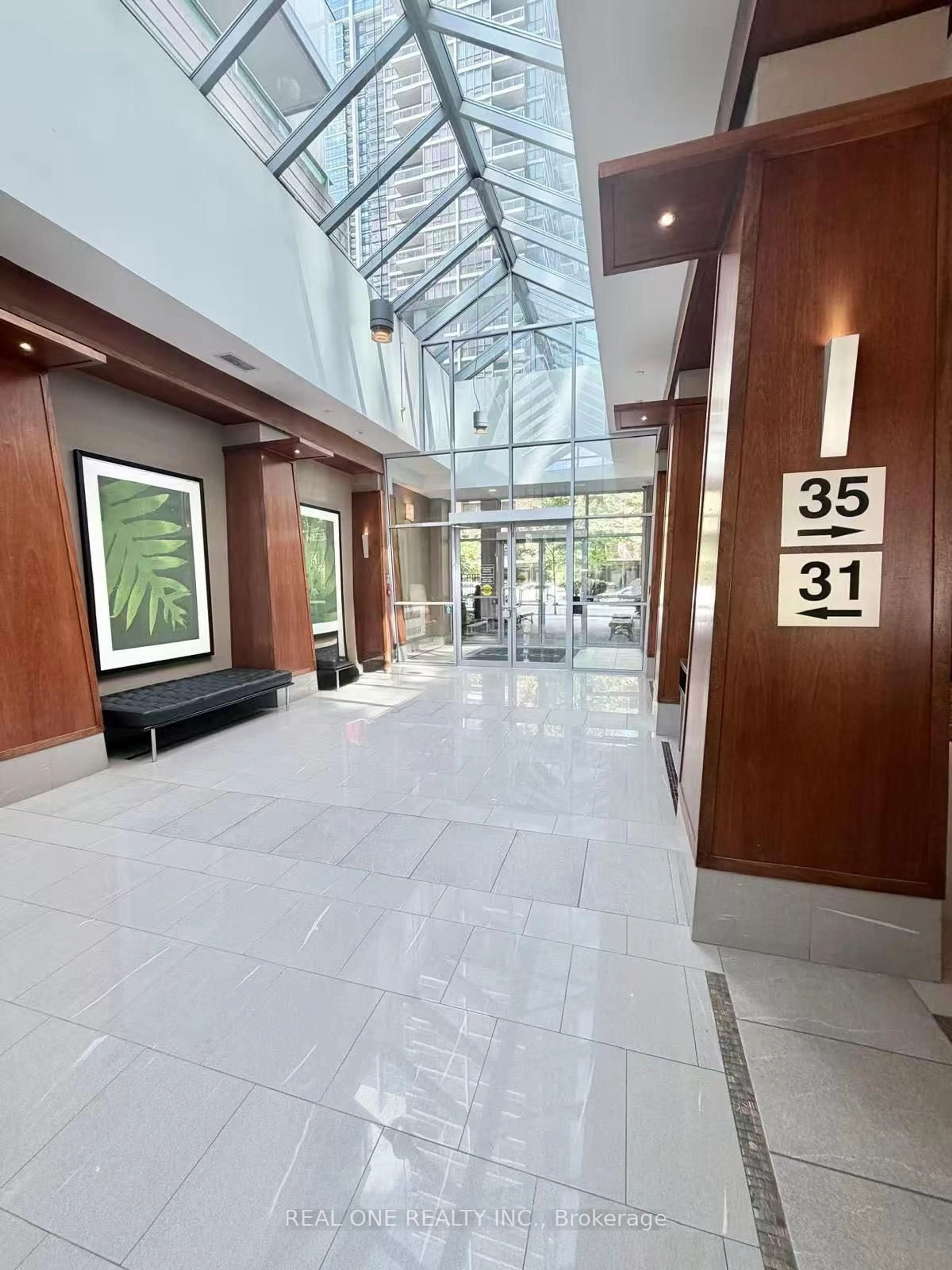 Indoor foyer for 31 Bales Ave #1607, Toronto Ontario M2N 7L6