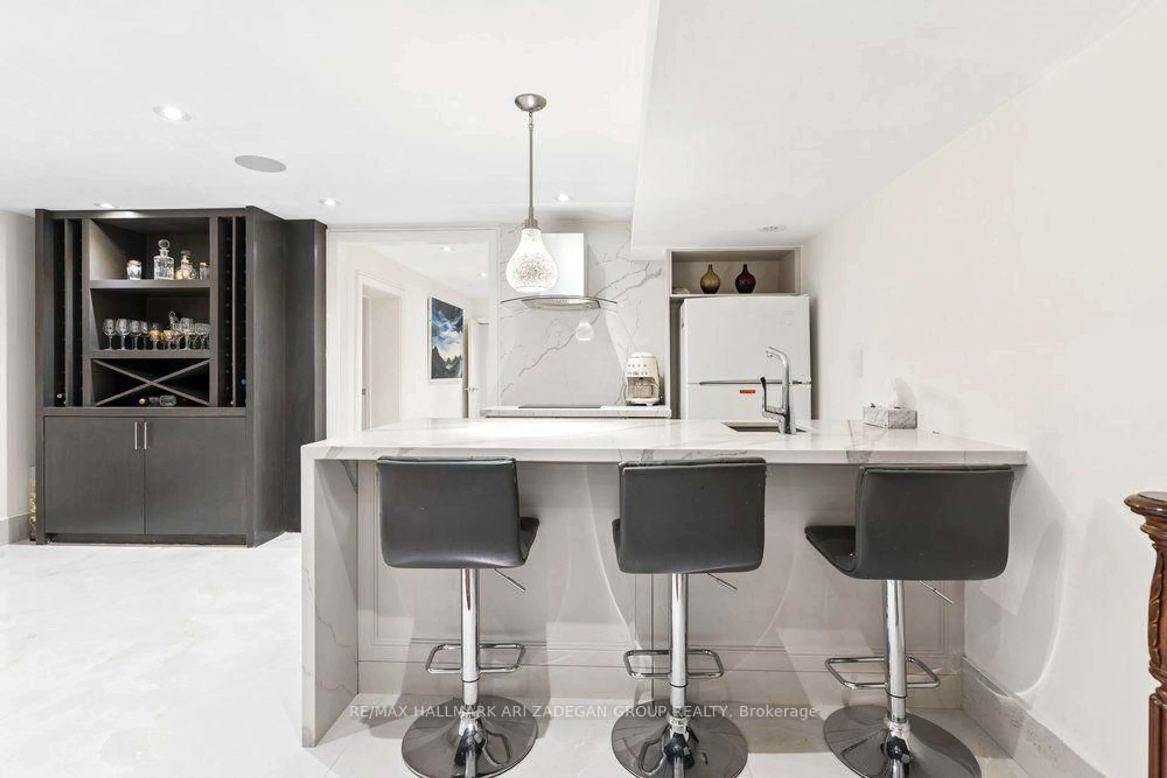 Contemporary kitchen, ceramic/tile floor for 150 Sandringham Dr #., Toronto Ontario M3H 1E3
