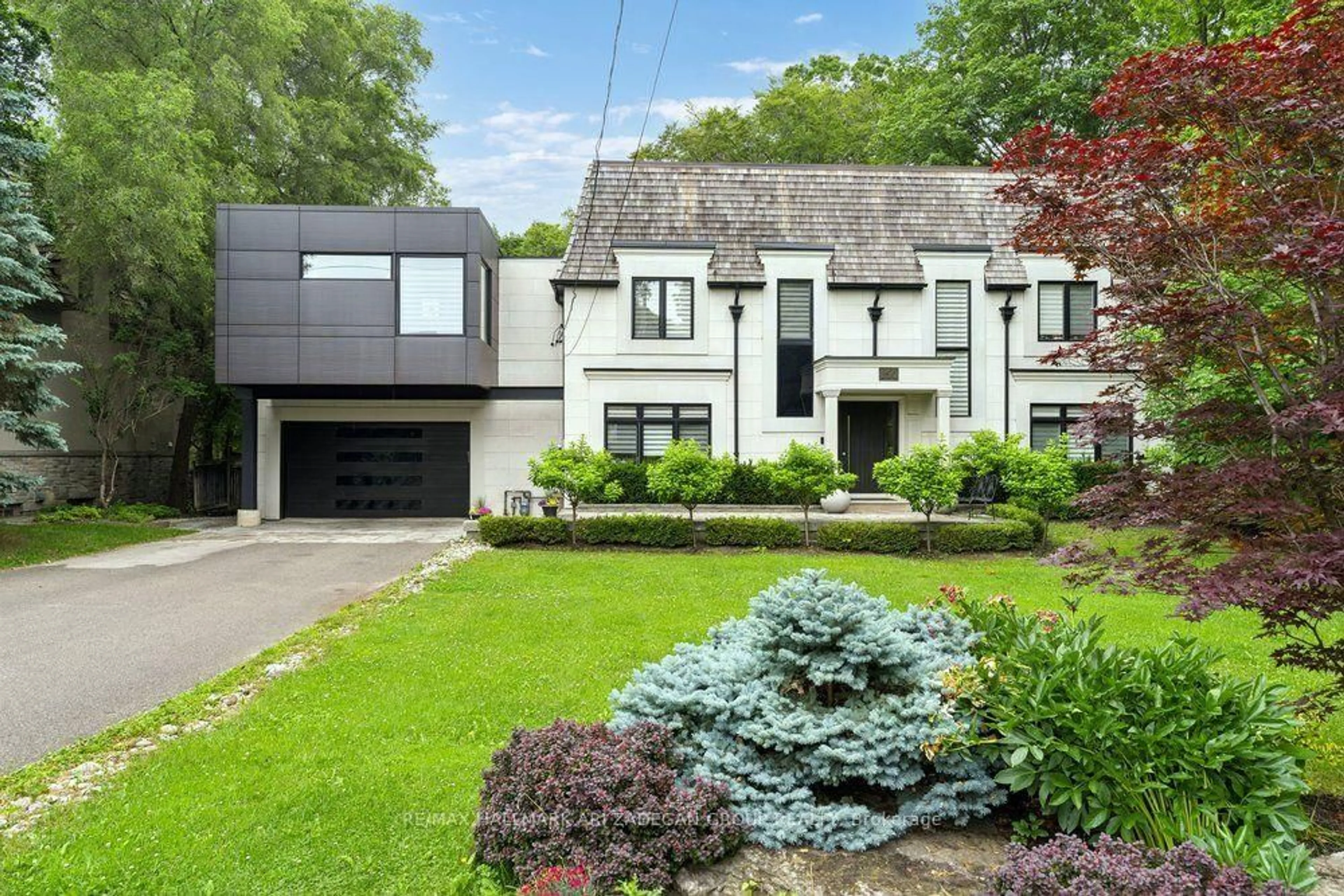 Home with brick exterior material, street for 150 Sandringham Dr #., Toronto Ontario M3H 1E3