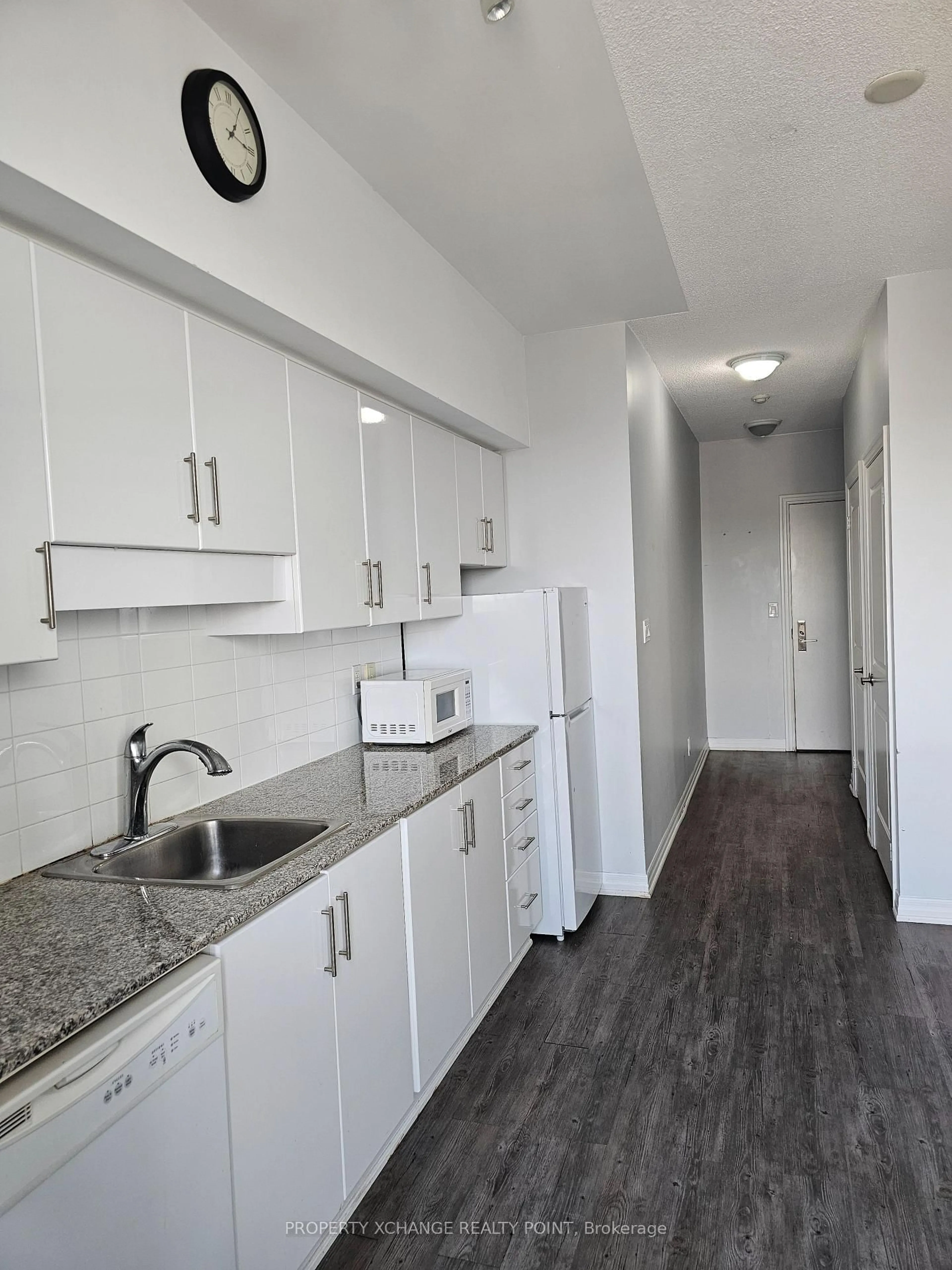 Standard kitchen, unknown for 30 Herons Hill Way #1804, Toronto Ontario M2J 0A7