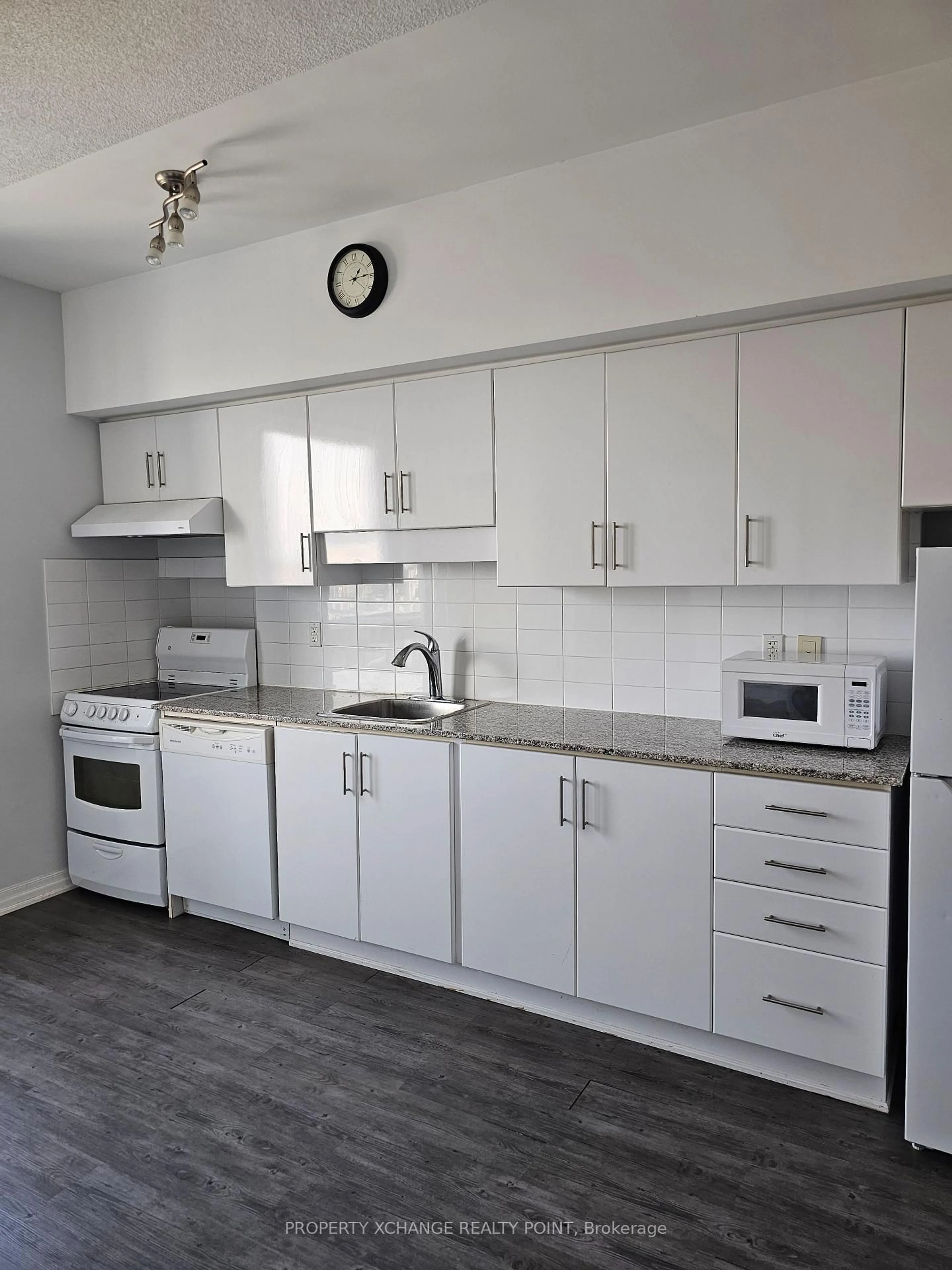 Standard kitchen, wood/laminate floor for 30 Herons Hill Way #1804, Toronto Ontario M2J 0A7