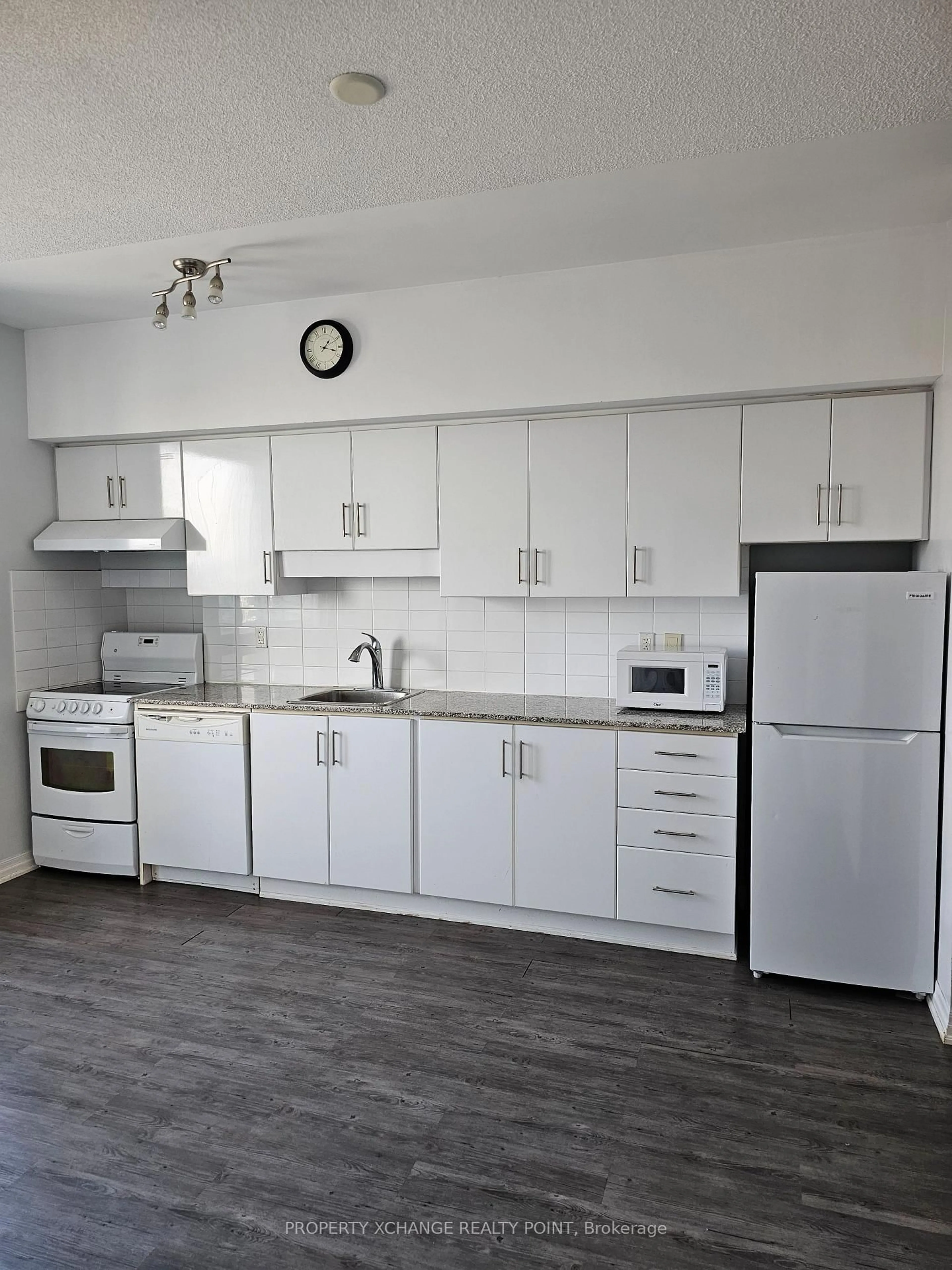 Standard kitchen, wood/laminate floor for 30 Herons Hill Way #1804, Toronto Ontario M2J 0A7