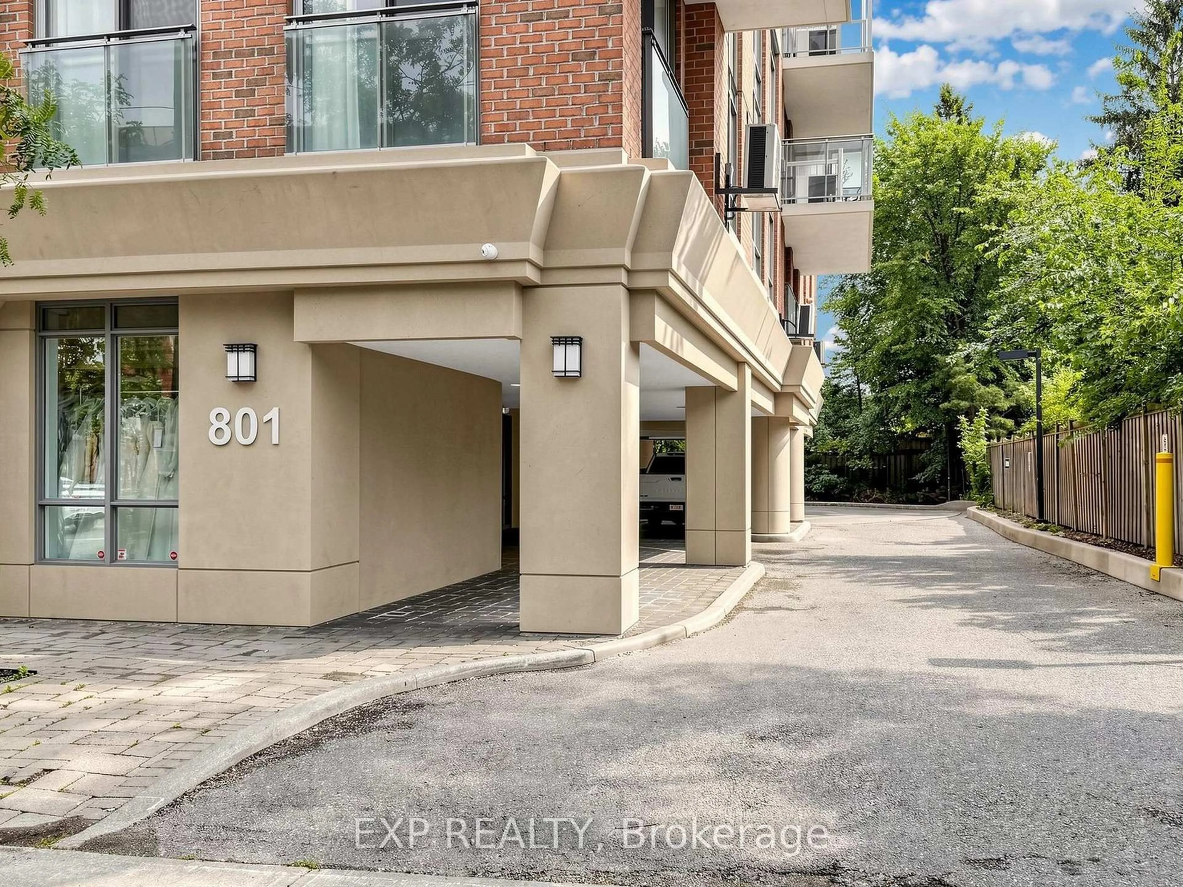 Indoor entryway for 801 Sheppard Ave #302, Toronto Ontario M3H 2T3