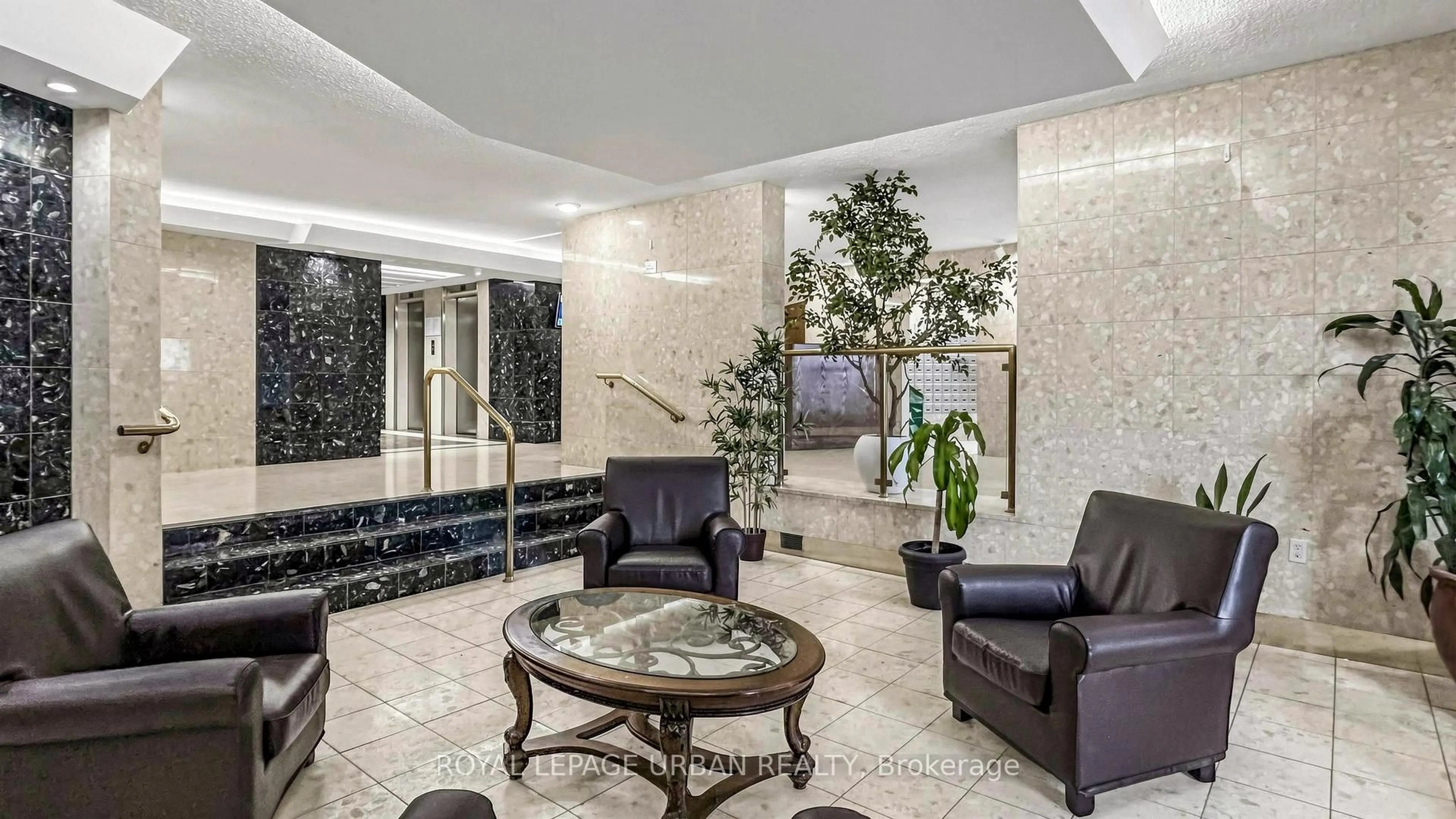 Lobby for 60 Pavane Linkway #602, Toronto Ontario M3C 1A1